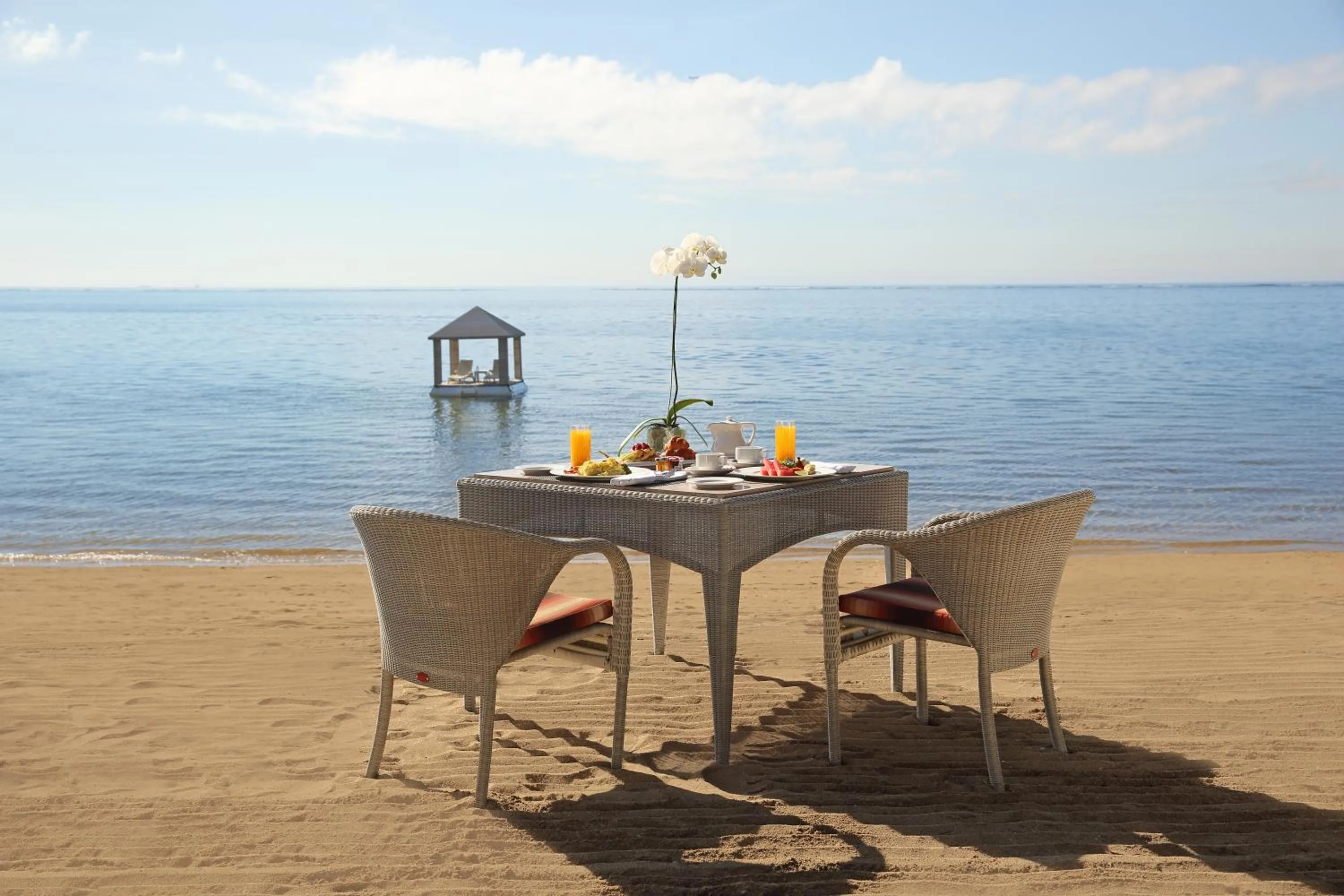 Restaurant/places to eat in Puri Santrian Beach Resort And Spa