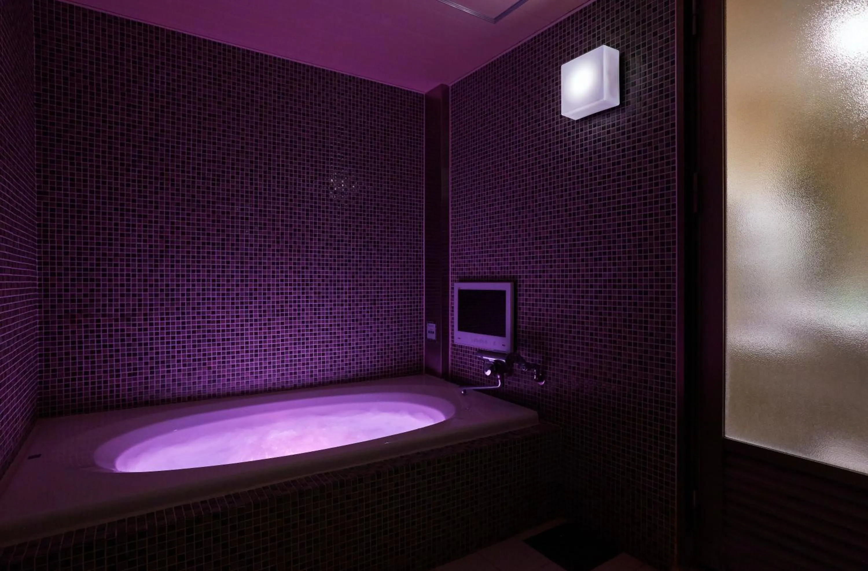 Shower, Bed in HOTEL LOVE