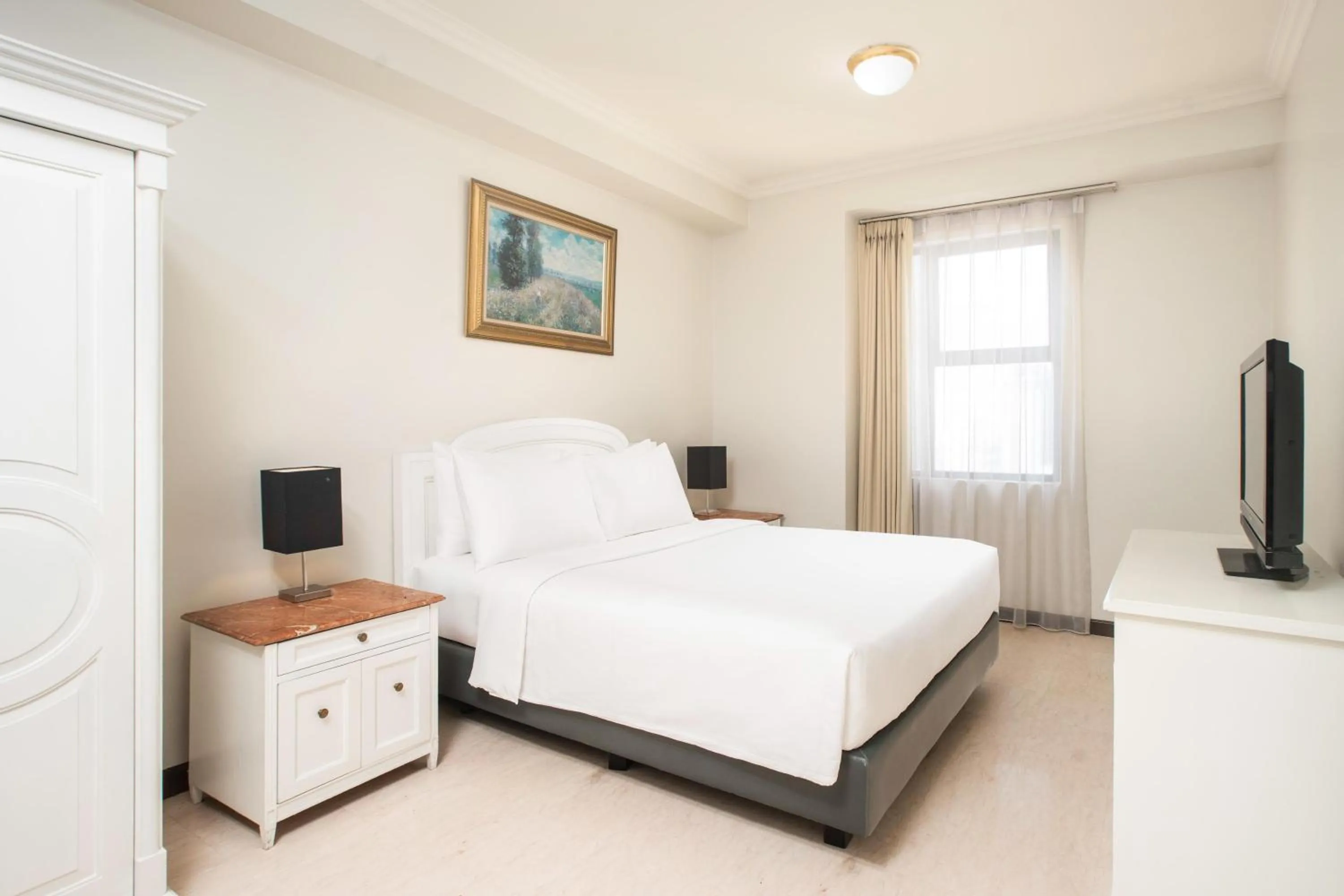 Bed in Aryaduta Suite Semanggi