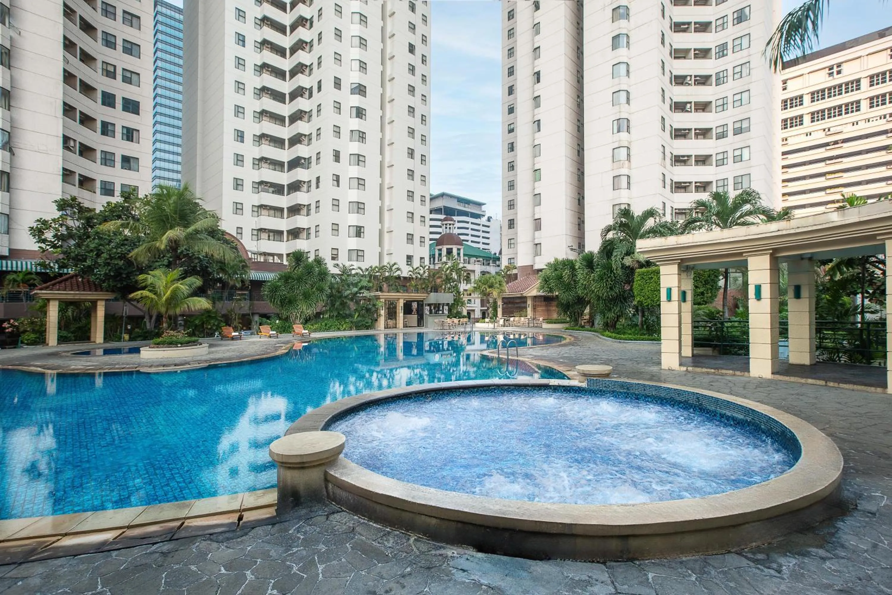 Swimming pool in Aryaduta Suite Semanggi