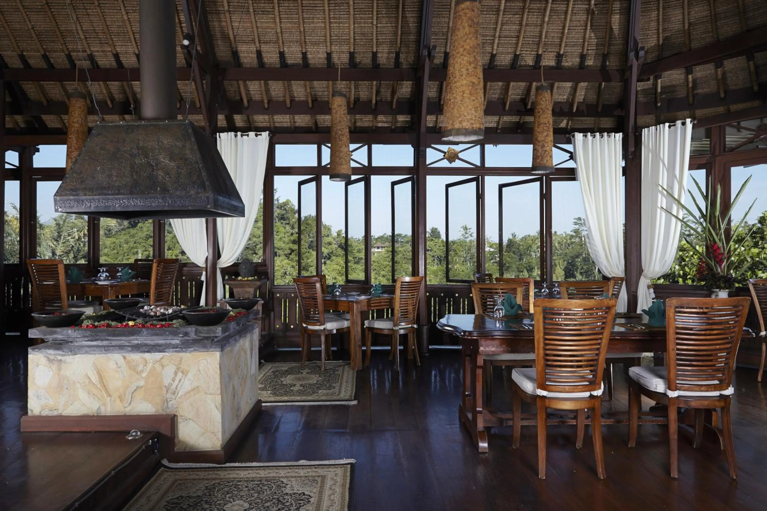 Restaurant/places to eat in Bagus Jati Health & Wellbeing Retreat