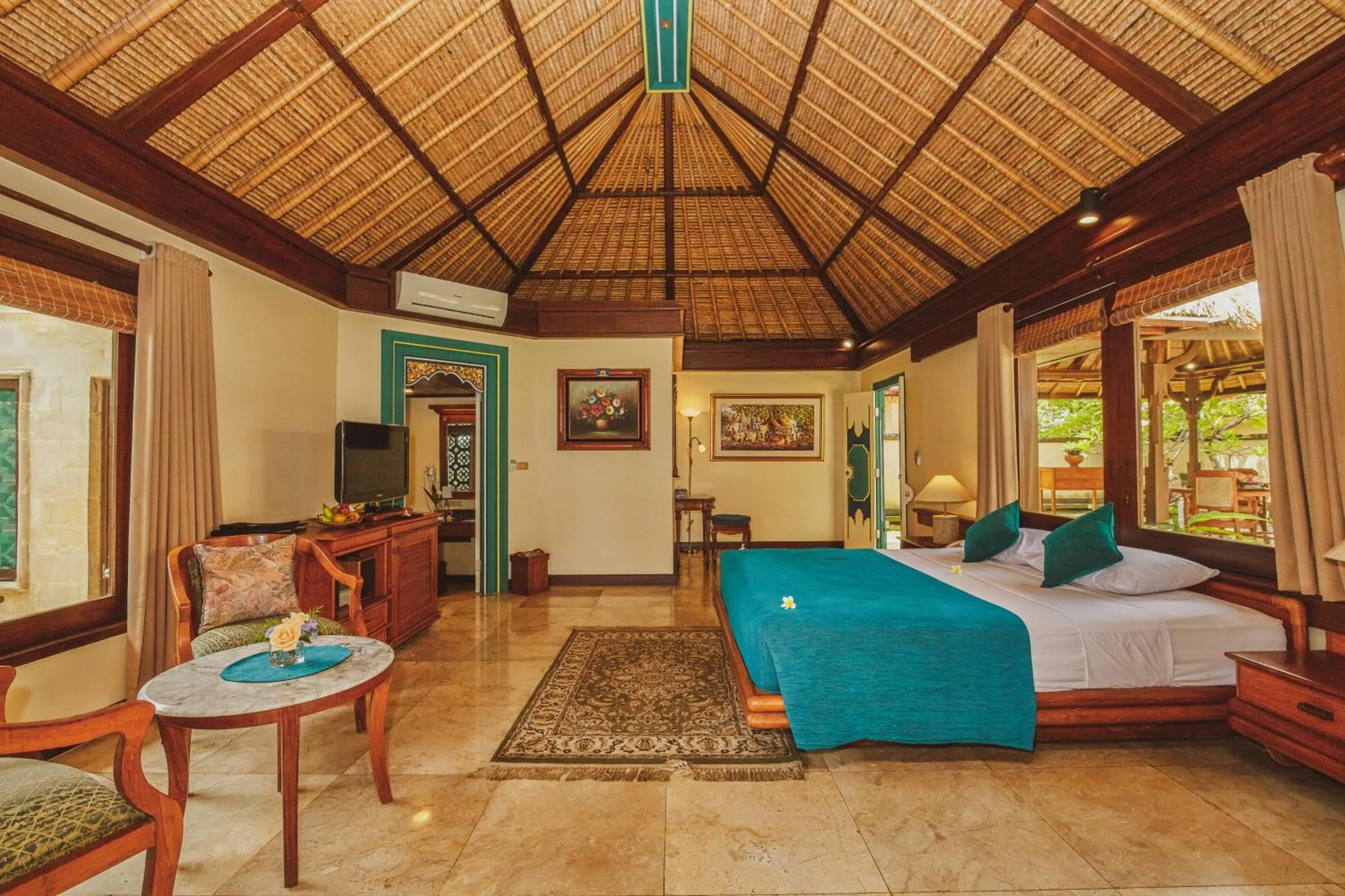 Bed in Puri Bagus Lovina