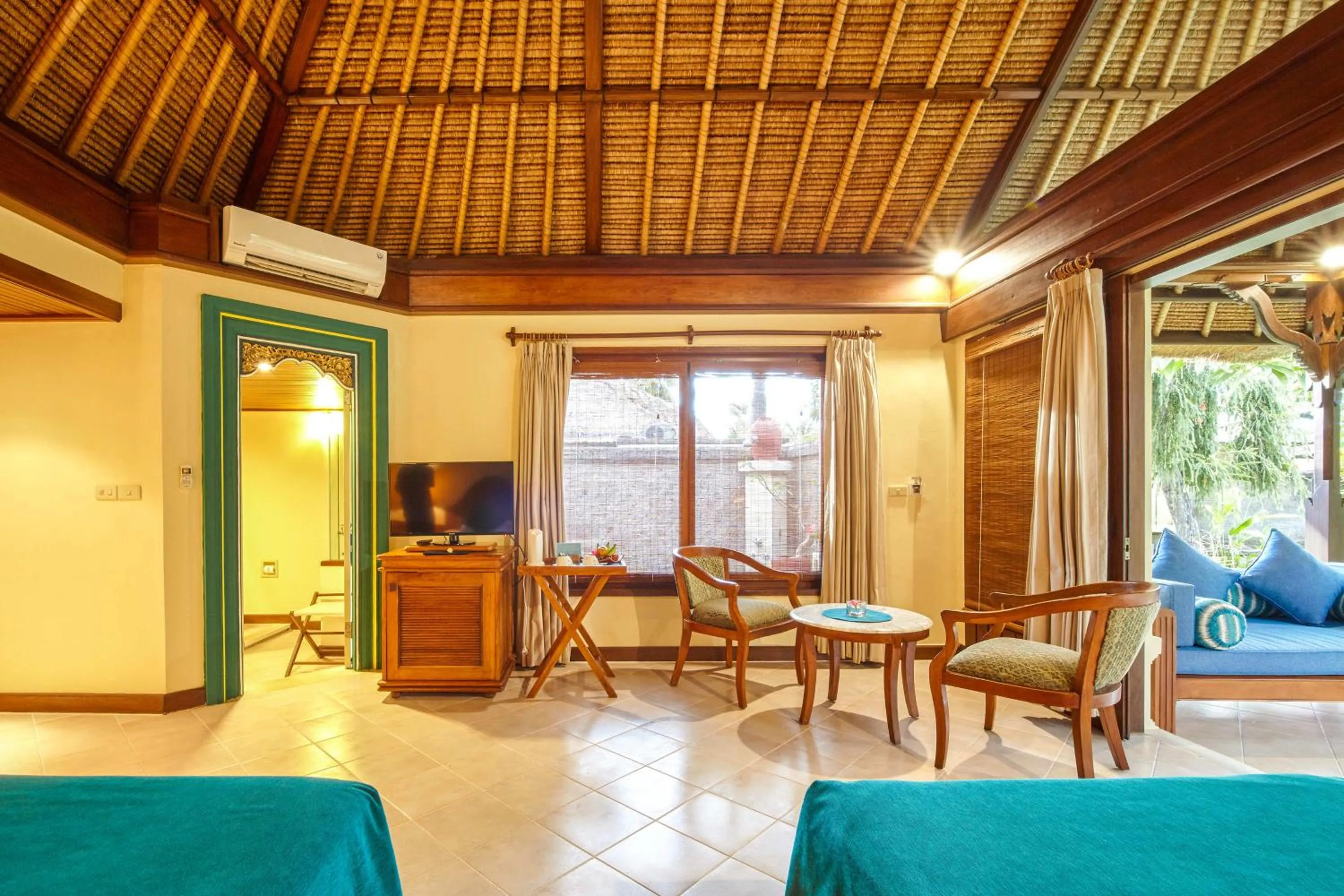 Communal lounge/ TV room in Puri Bagus Lovina