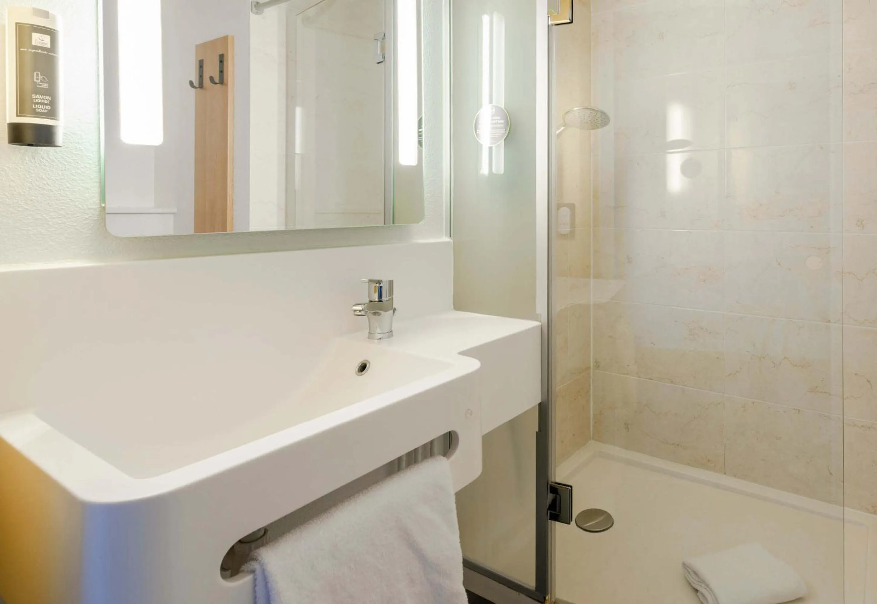 Bathroom in B&B HOTEL Nantes Savenay