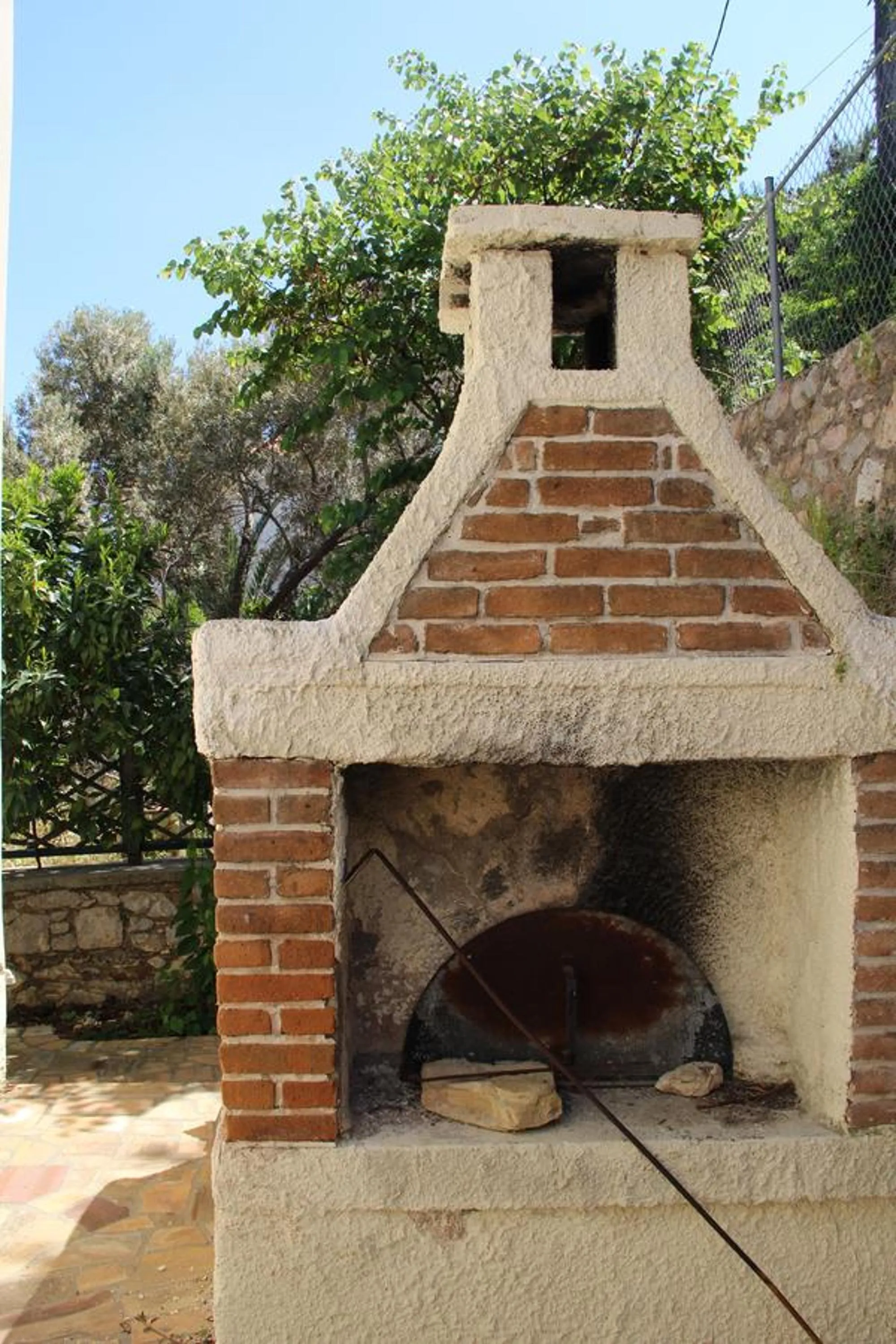 BBQ facilities in Chios Stone House
