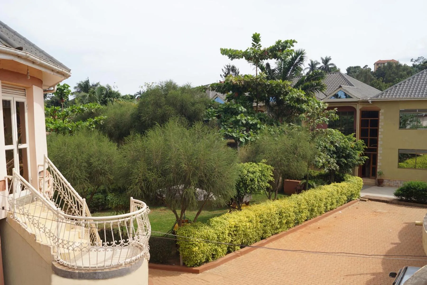 Facade/entrance in Biyem Hotel