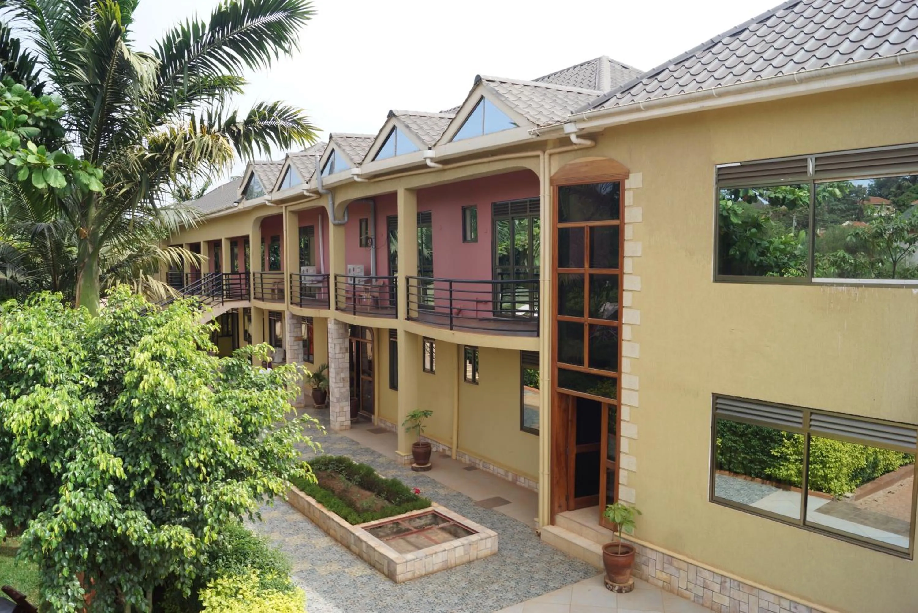 Facade/entrance in Biyem Hotel