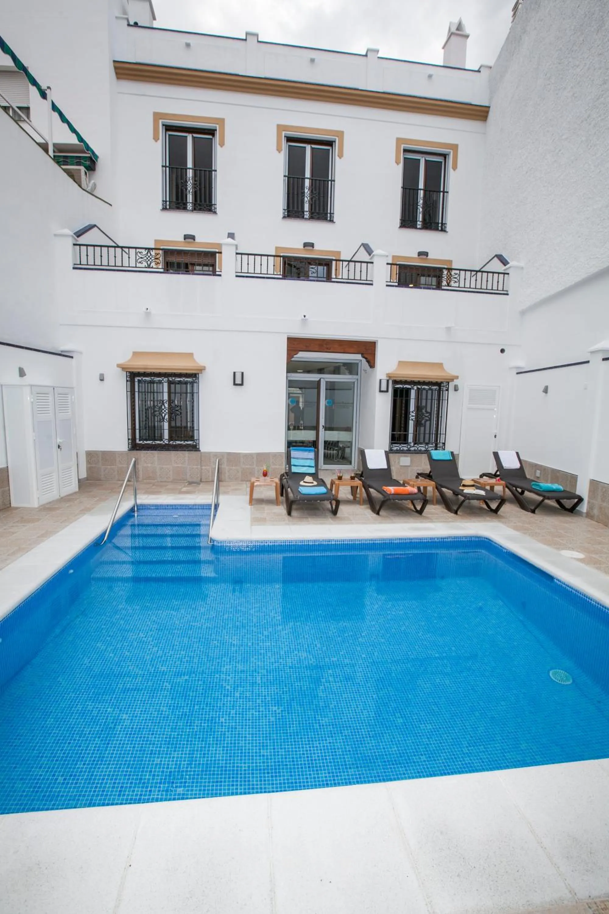 Swimming pool in Hostal Boutique Bajamar