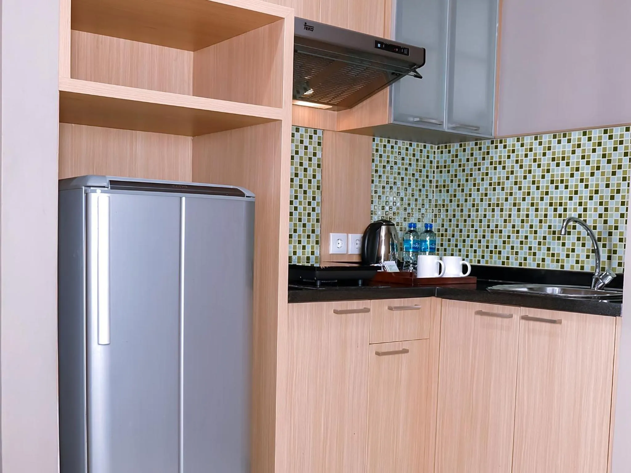 Coffee/tea facilities in Golden Tulip Balikpapan Hotel & Suites