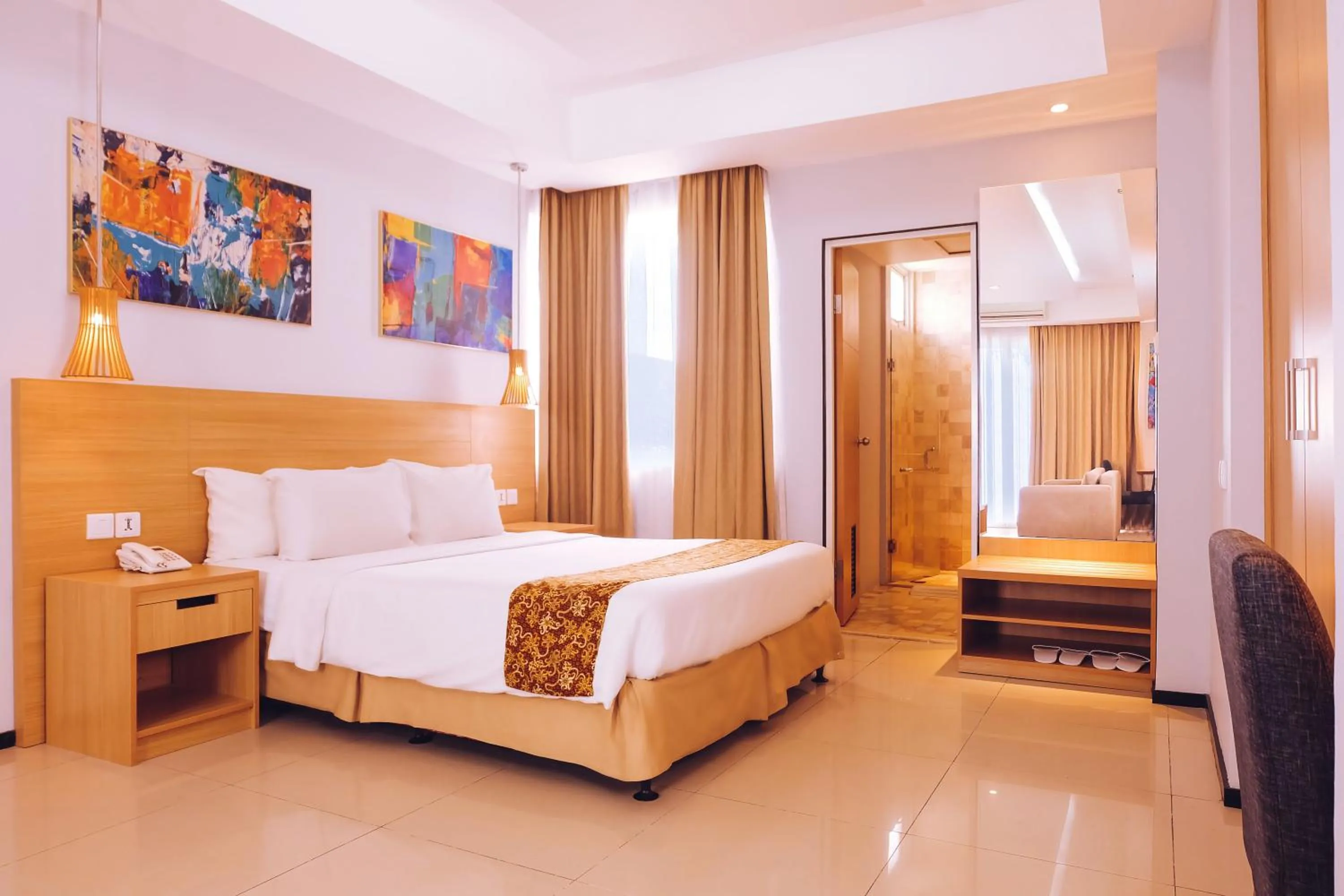 Bedroom, Bed in Golden Tulip Balikpapan Hotel & Suites