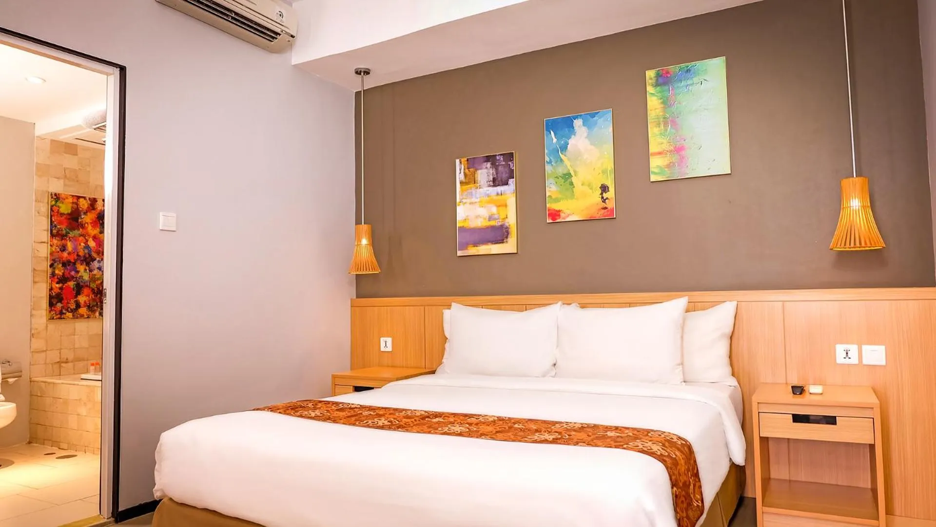 Bedroom, Bed in Golden Tulip Balikpapan Hotel & Suites