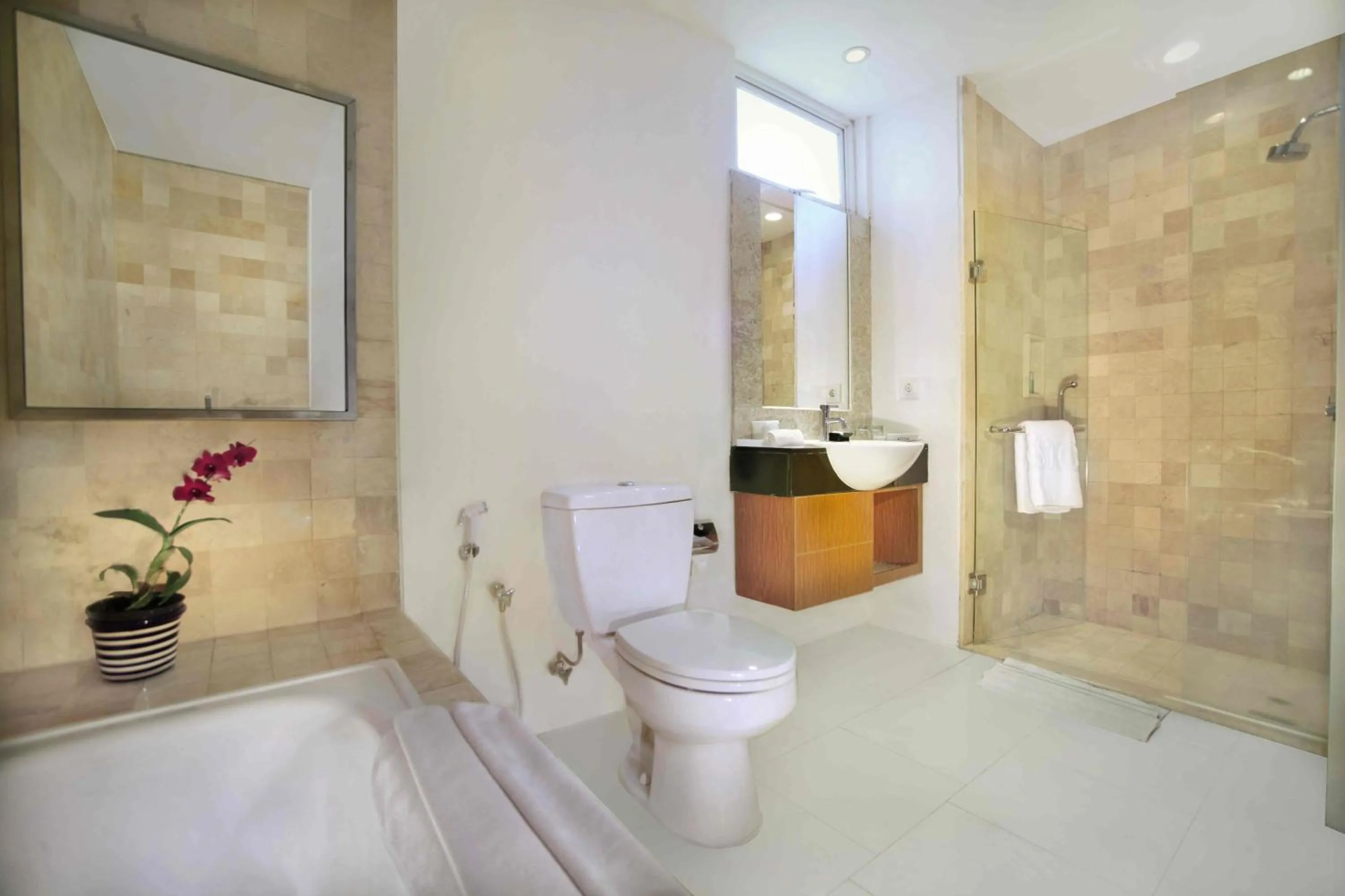 Photo of the whole room in Golden Tulip Balikpapan Hotel & Suites