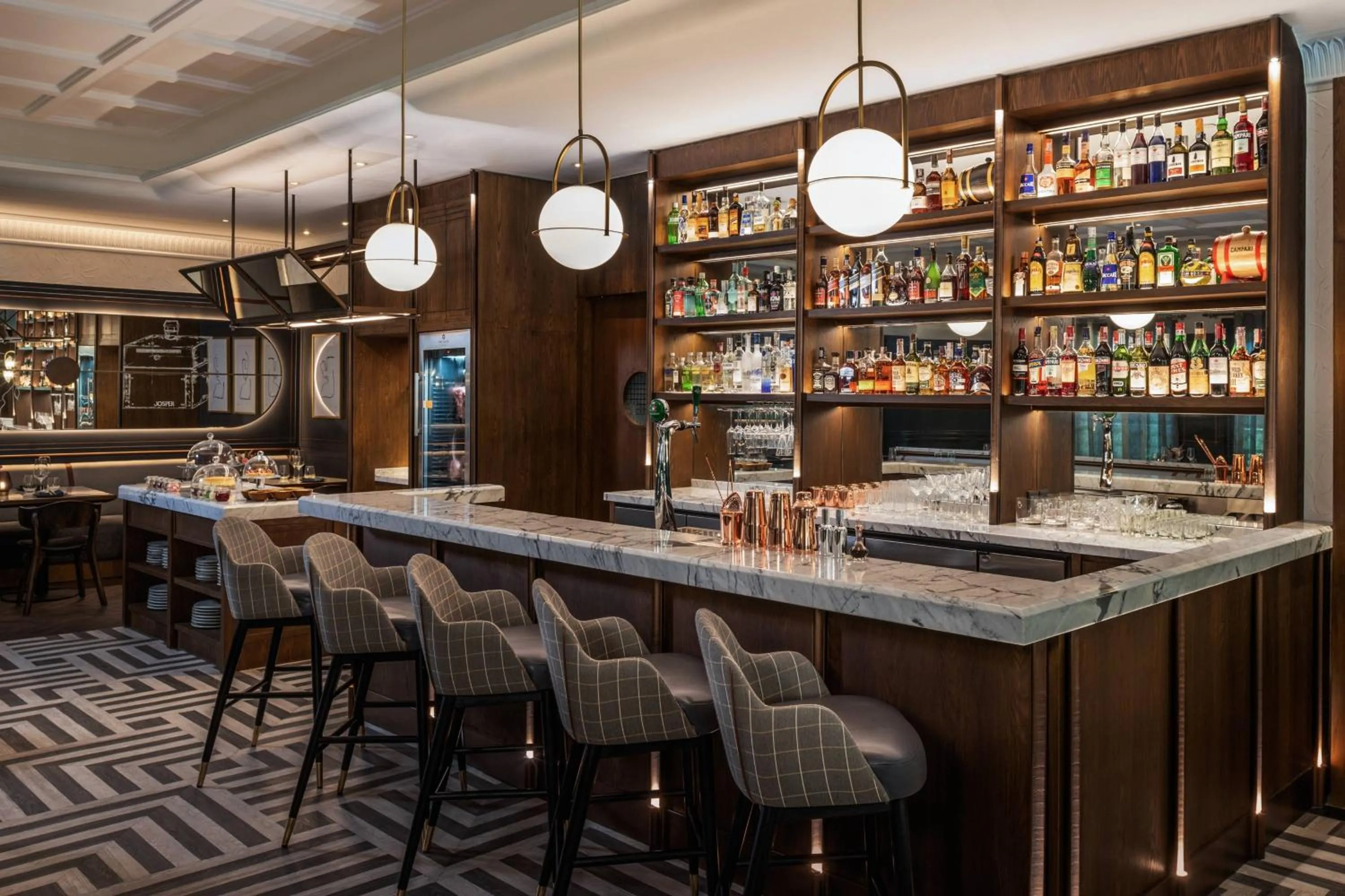 Restaurant/places to eat in JW Marriott Hotel Surabaya