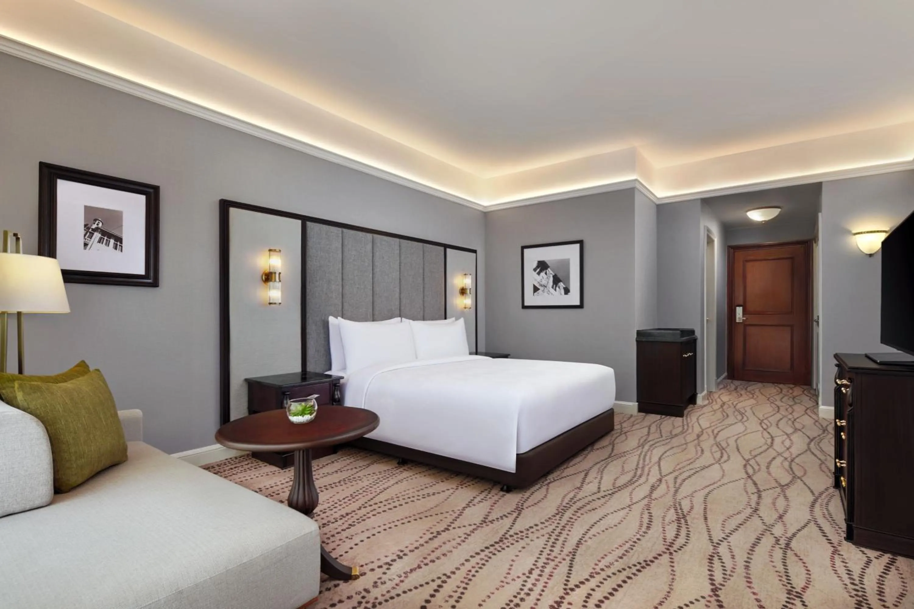 Lounge or bar, Bed in JW Marriott Hotel Surabaya