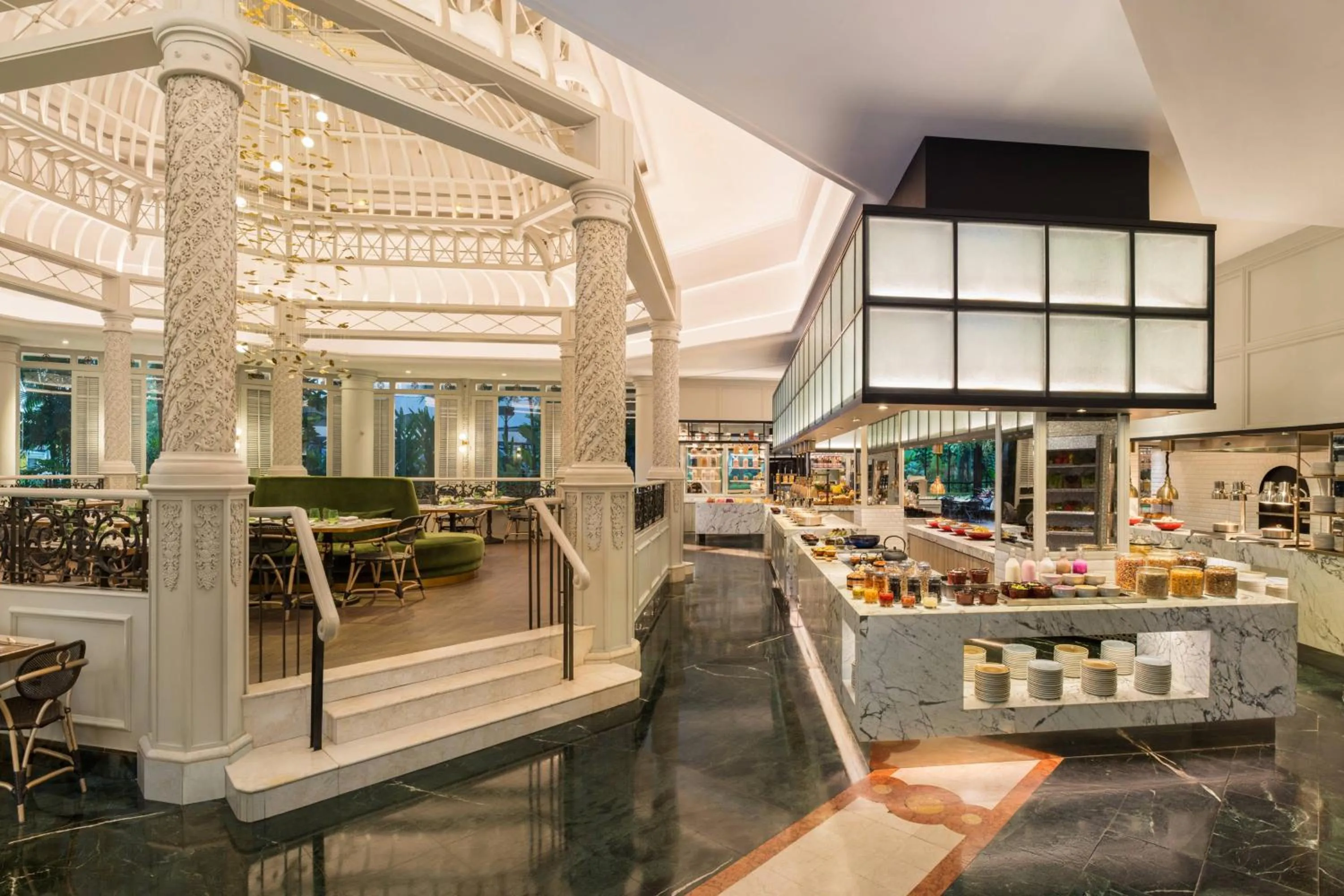 Restaurant/places to eat in JW Marriott Hotel Surabaya