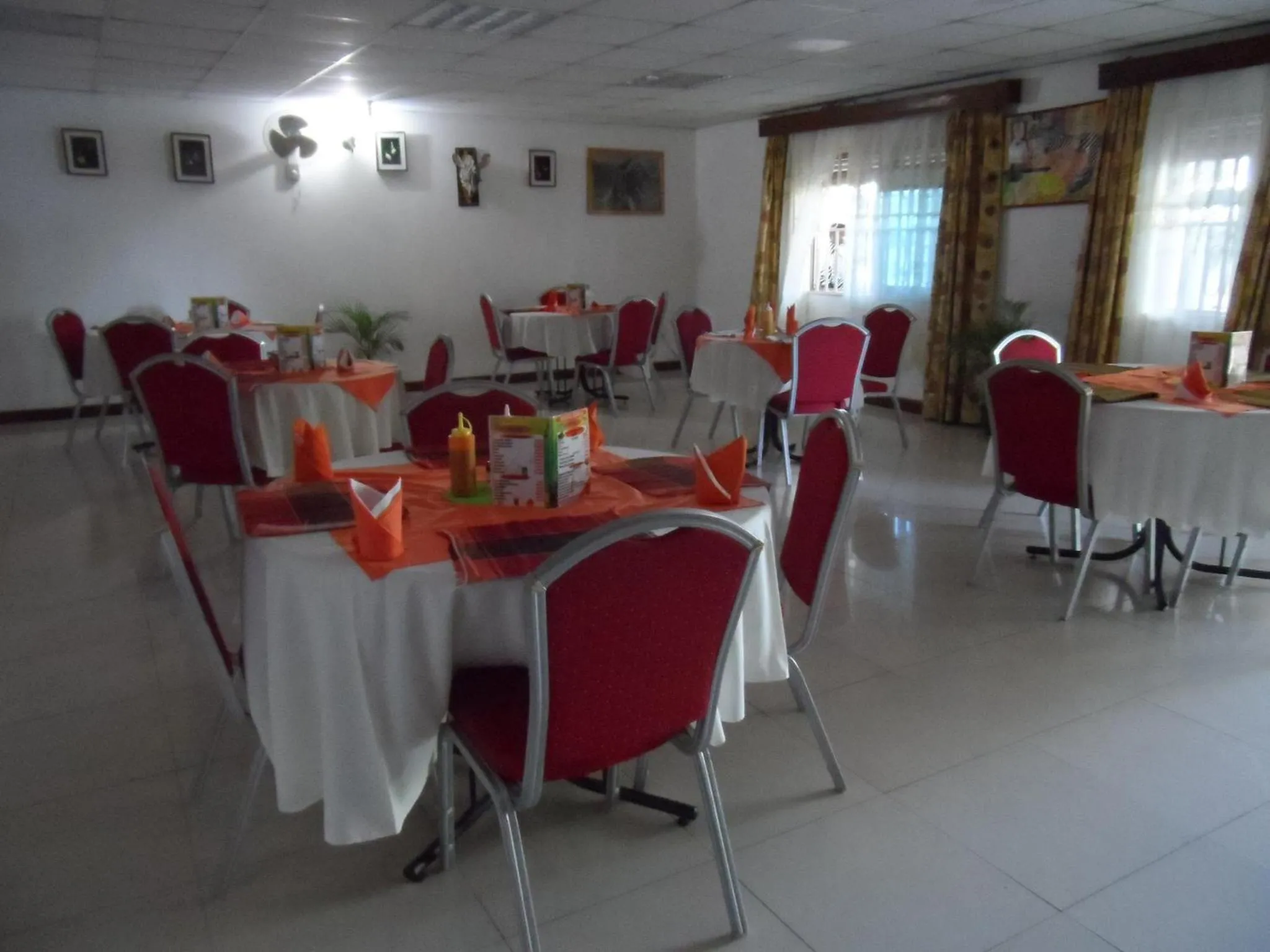 Restaurant/places to eat in Zebra Hotel Masaka