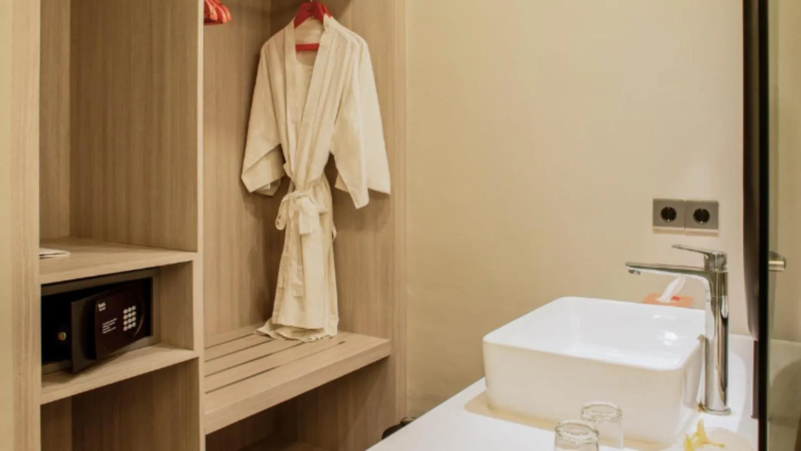 Bathroom in HARRIS Hotel & Residences Riverview Kuta, Bali