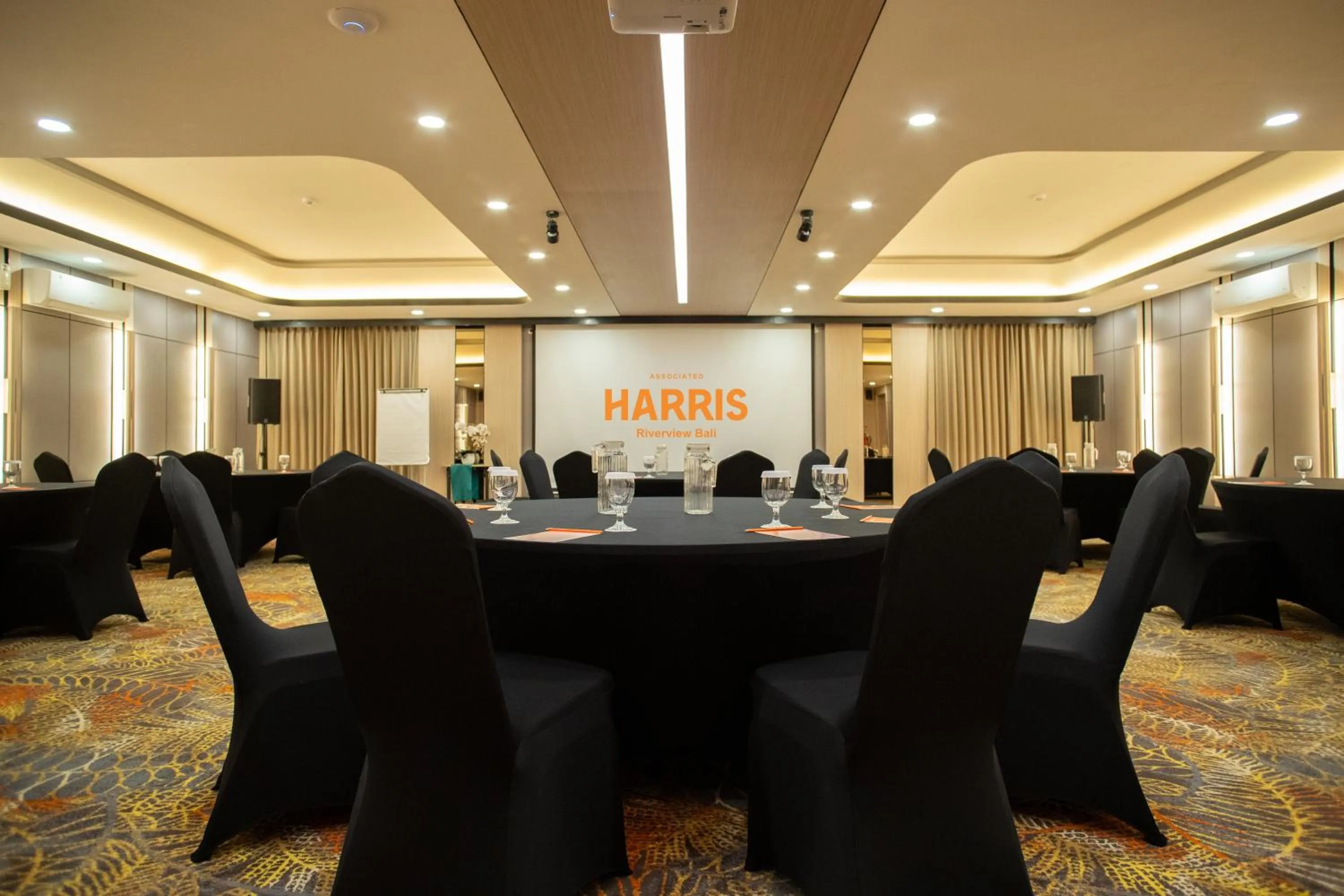 Meeting/conference room in HARRIS Hotel & Residences Riverview Kuta, Bali
