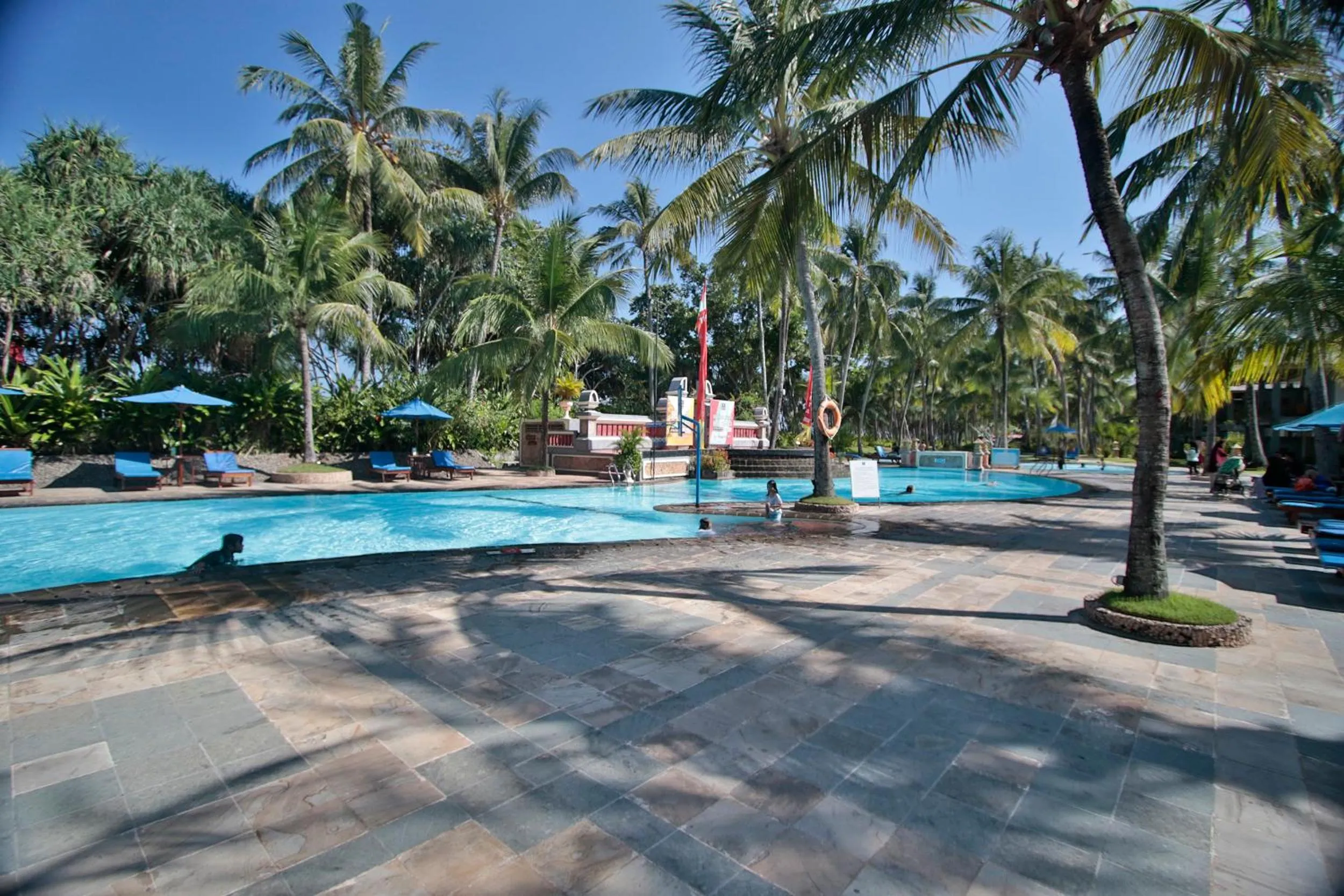 Swimming pool in Jayakarta Hotel Lombok