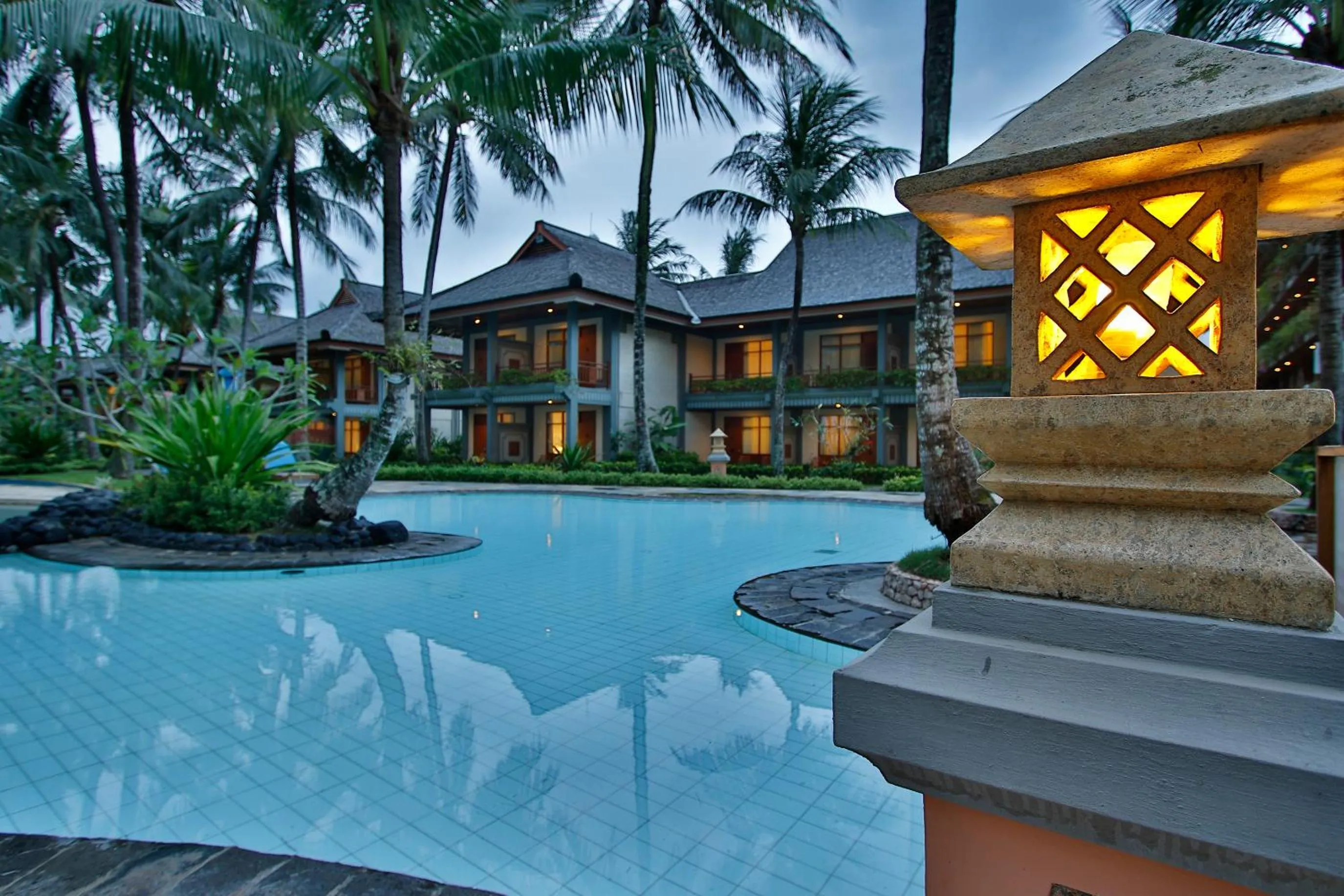 Swimming pool in Jayakarta Hotel Lombok