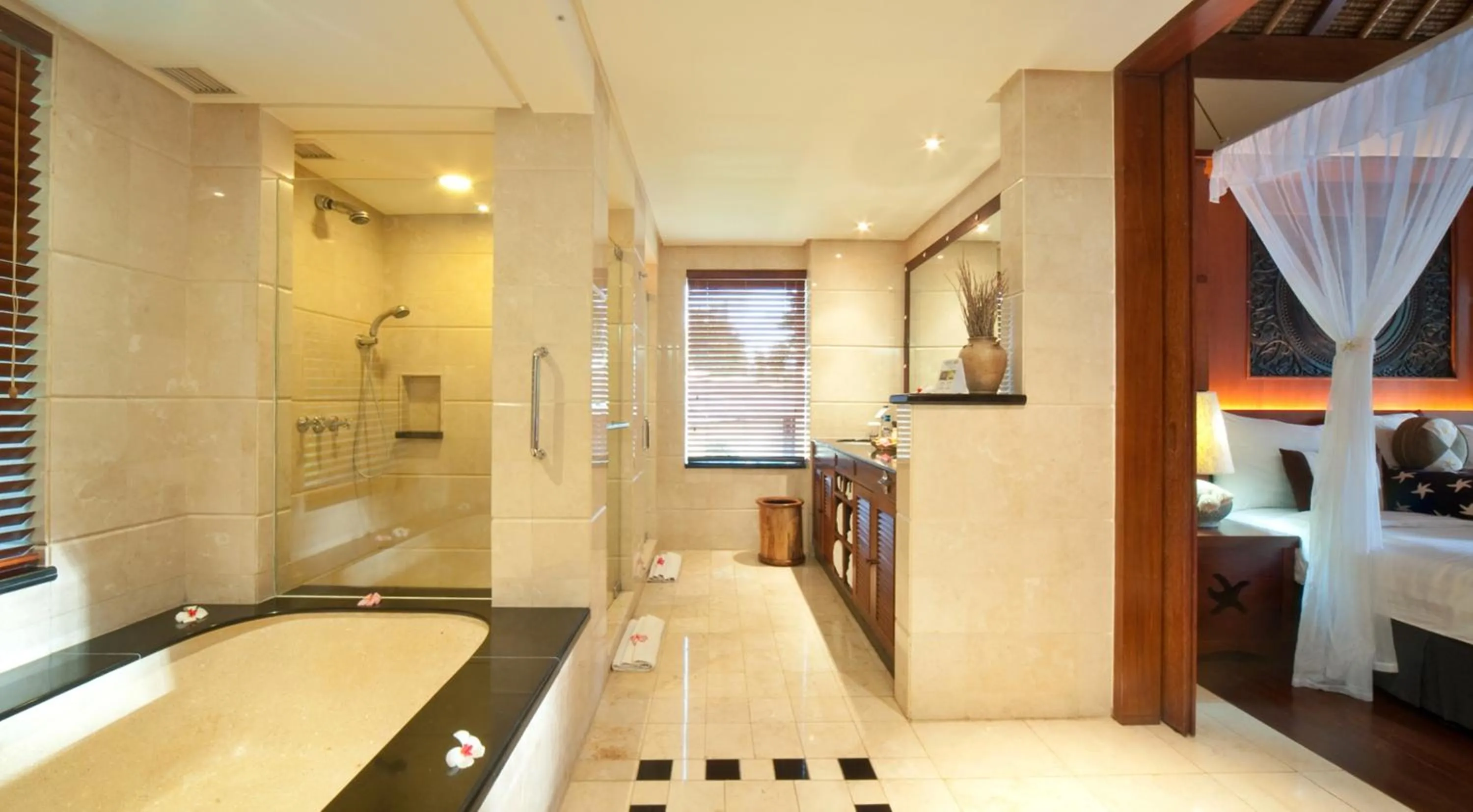 Bathroom in Pool Villa Merumatta Senggigi