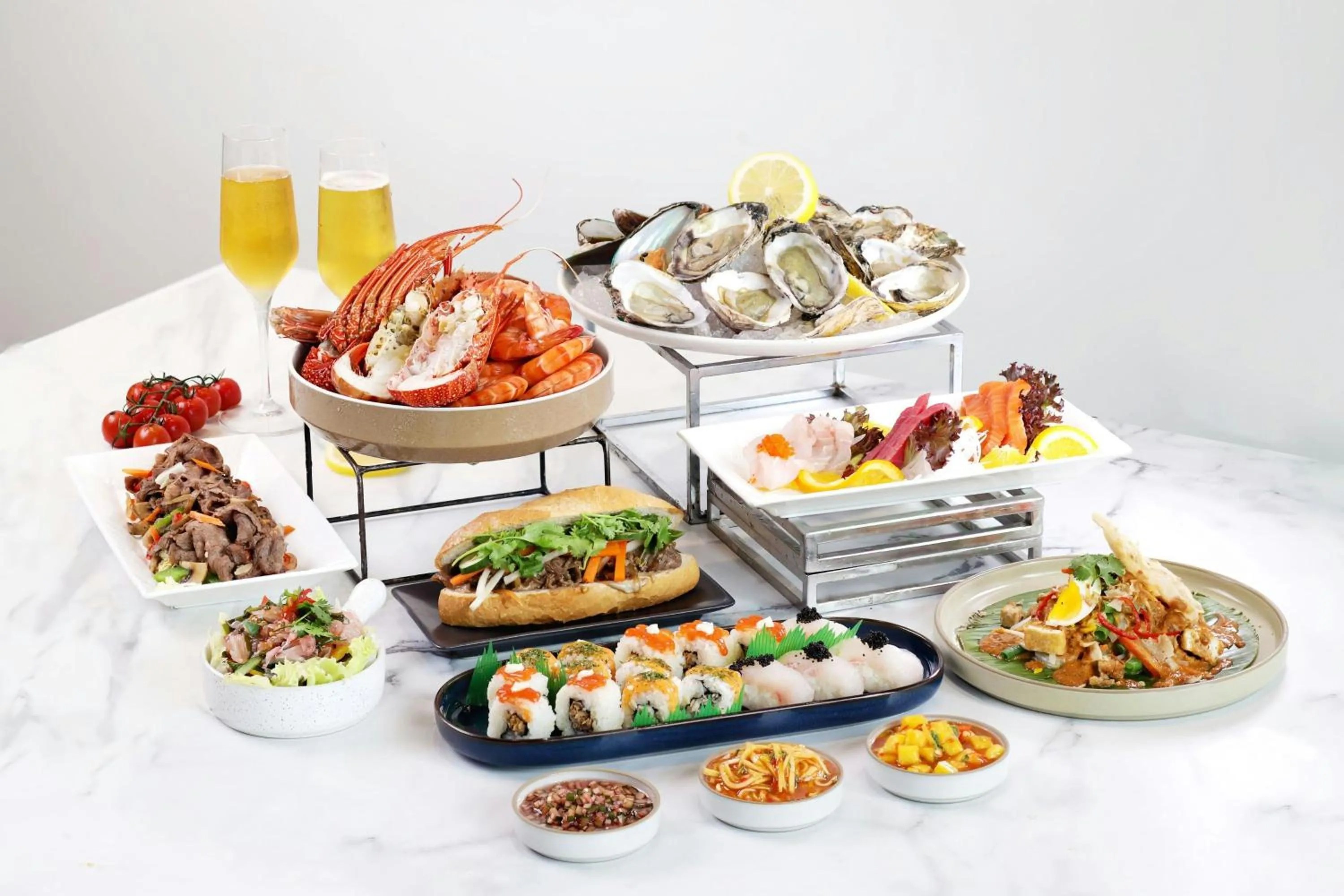 Restaurant/places to eat in The Ritz-Carlton Jakarta, Mega Kuningan