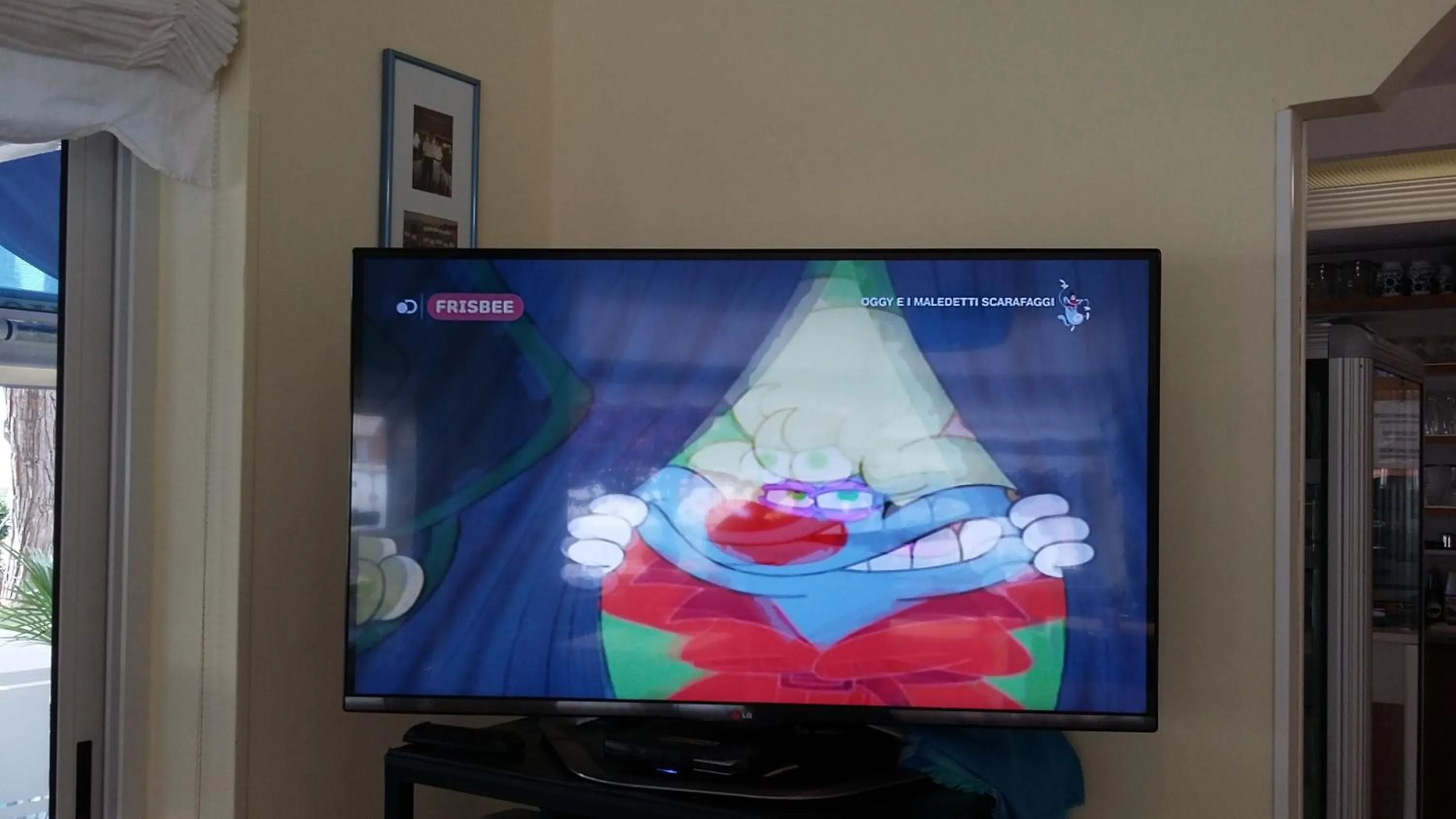 Communal lounge/ TV room in Hotel Garni Tahiti