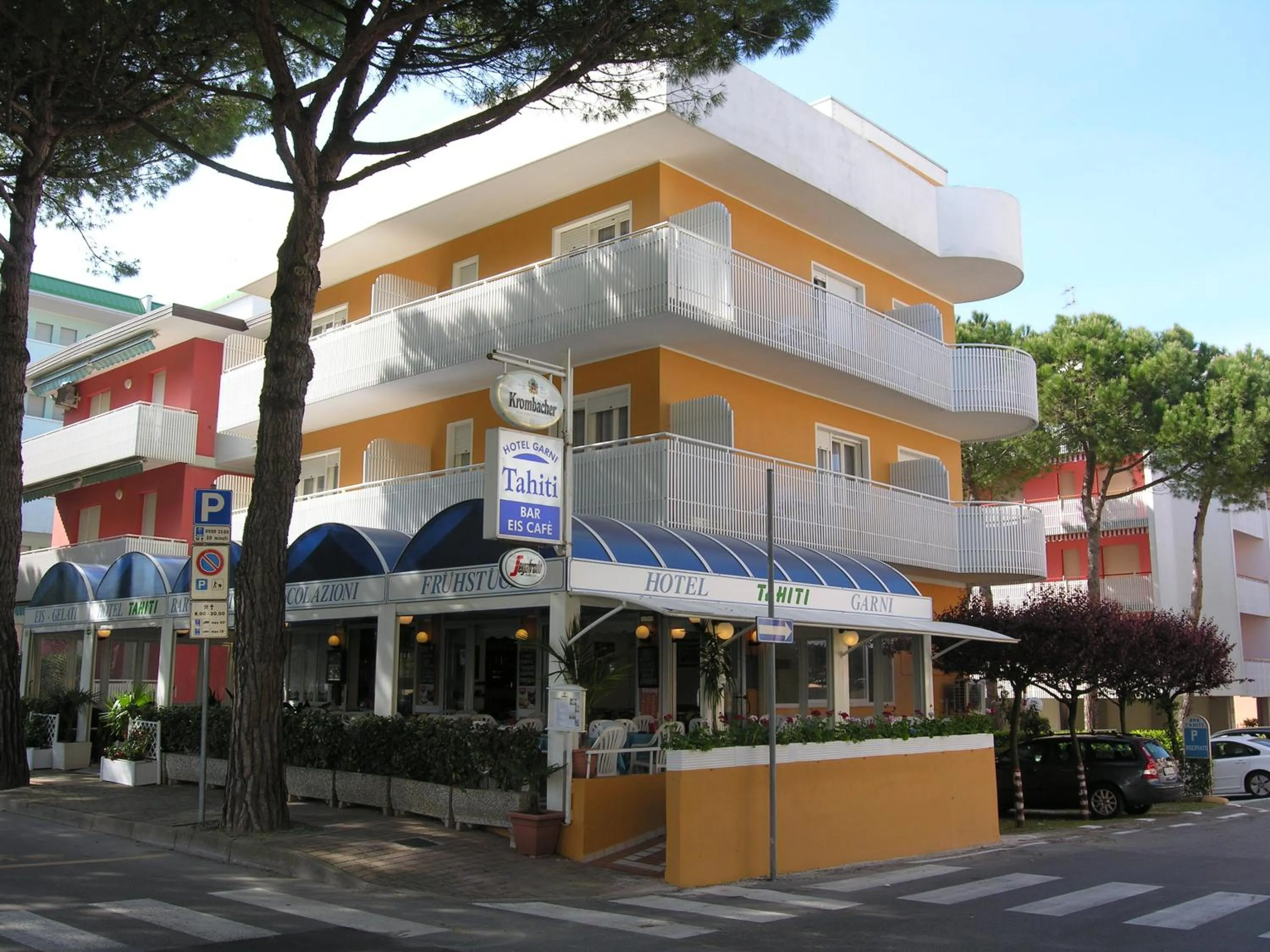 Property building in Hotel Garni Tahiti