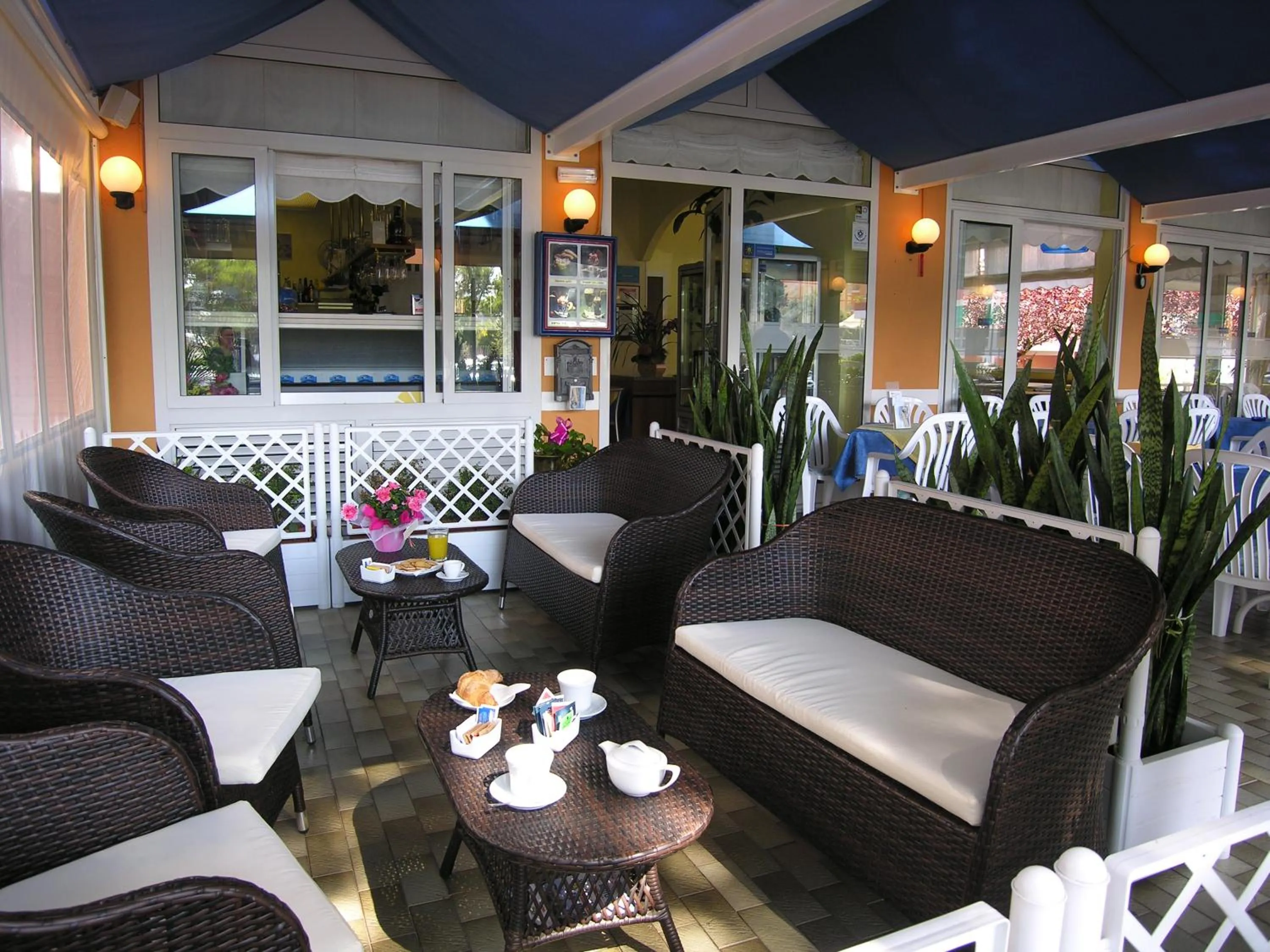 Continental breakfast in Hotel Garni Tahiti