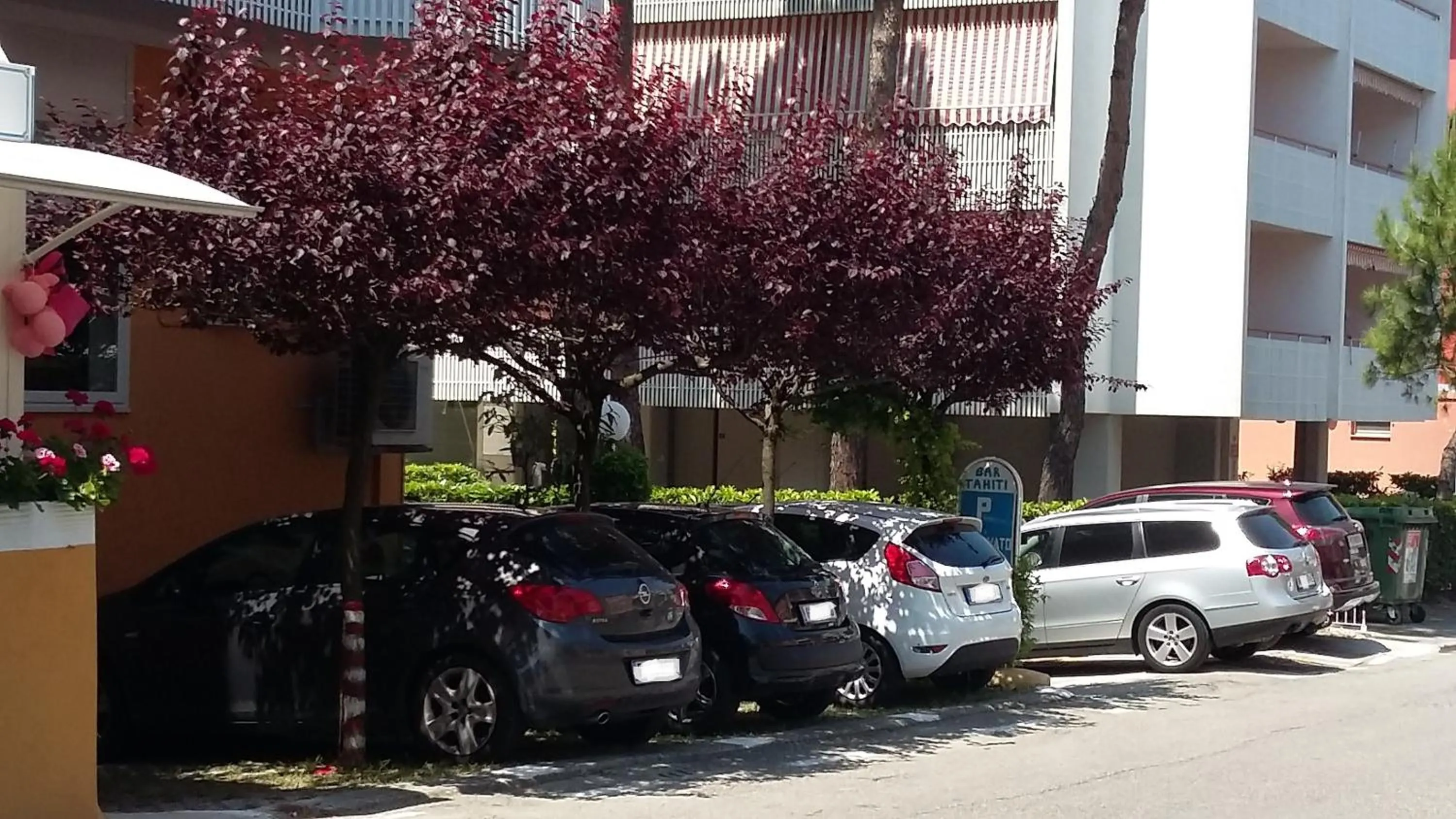 Property building in Hotel Garni Tahiti