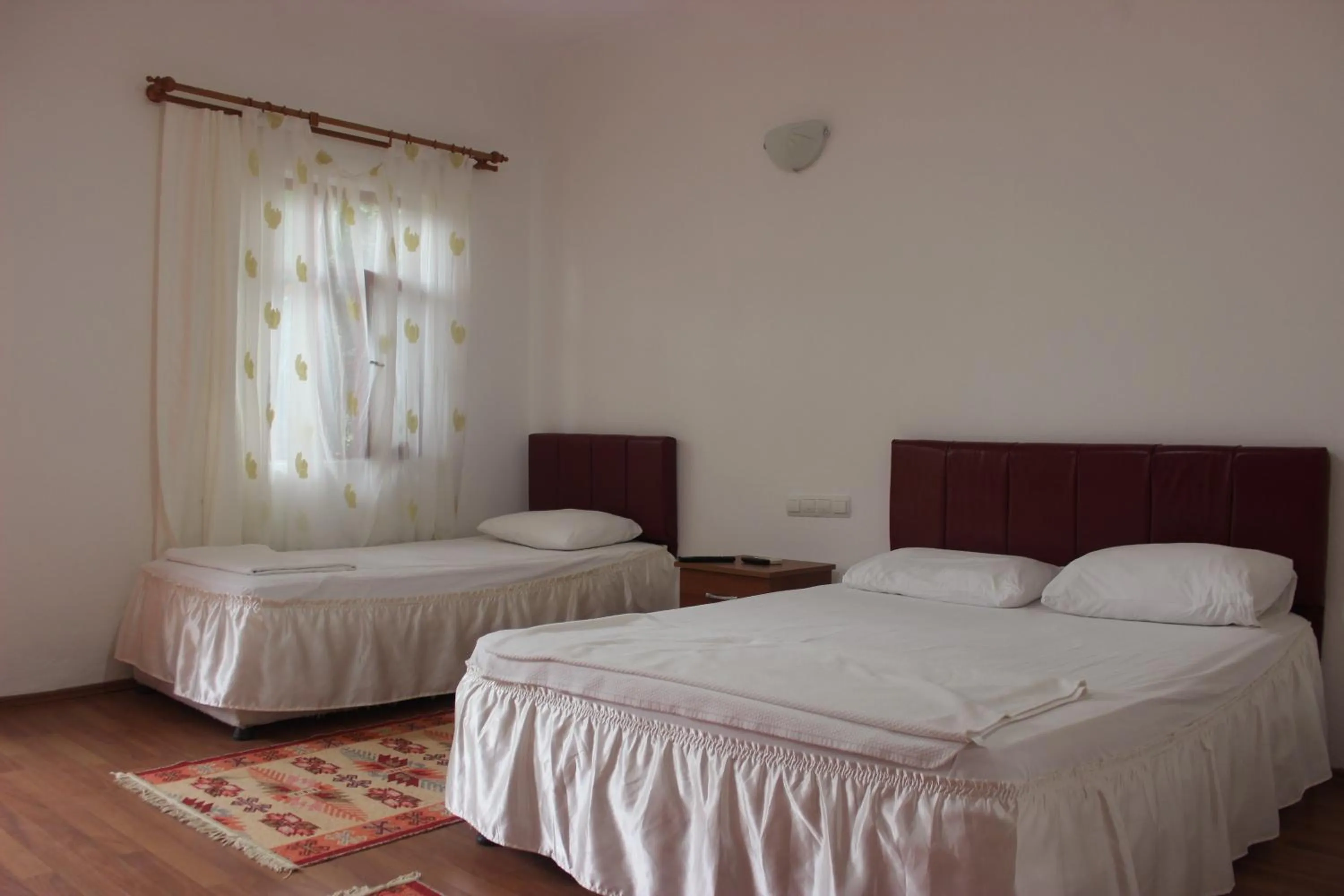 Photo of the whole room, Bed in Alibaba Pension