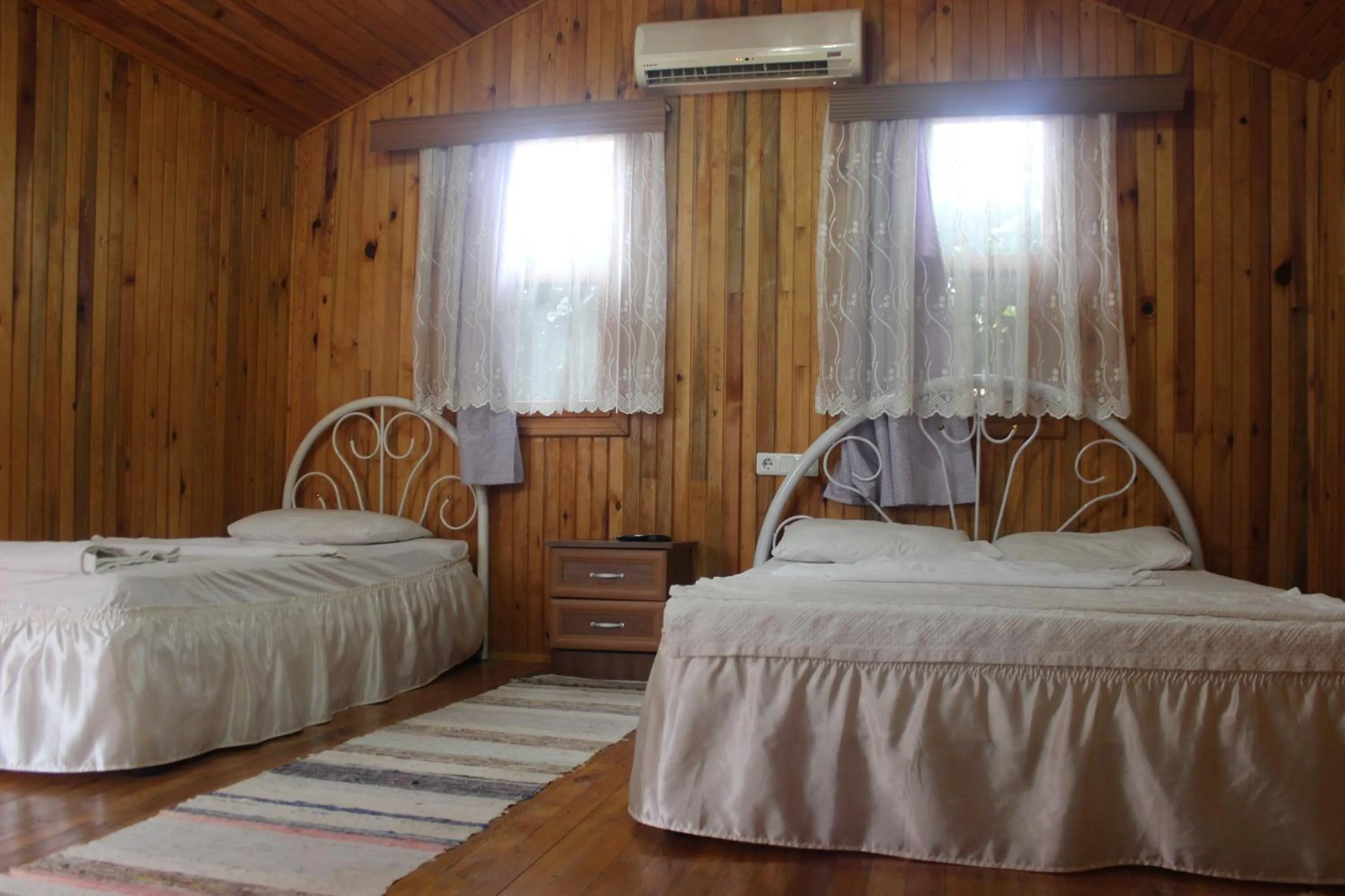Photo of the whole room, Bed in Alibaba Pension