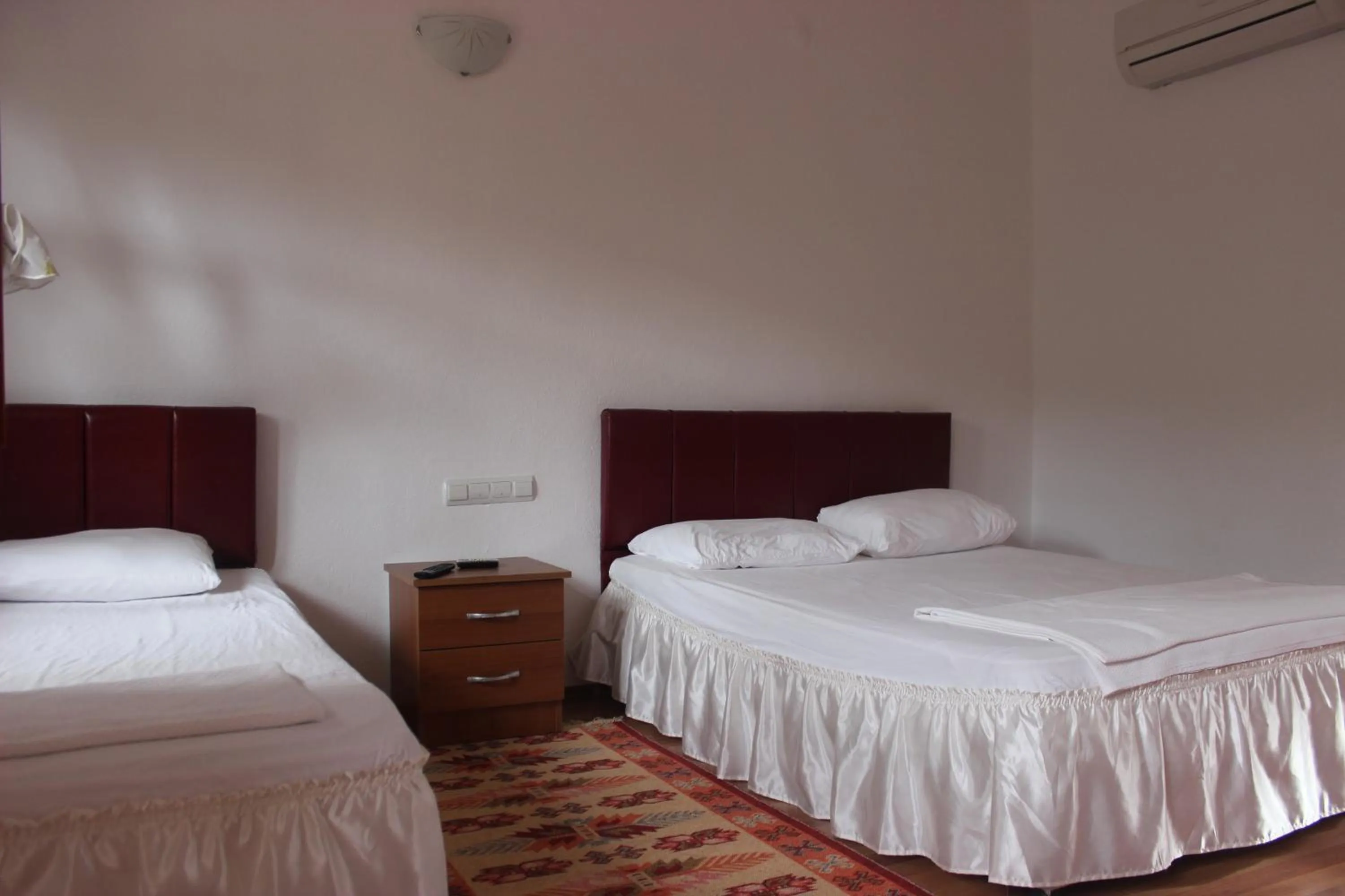 Photo of the whole room, Bed in Alibaba Pension