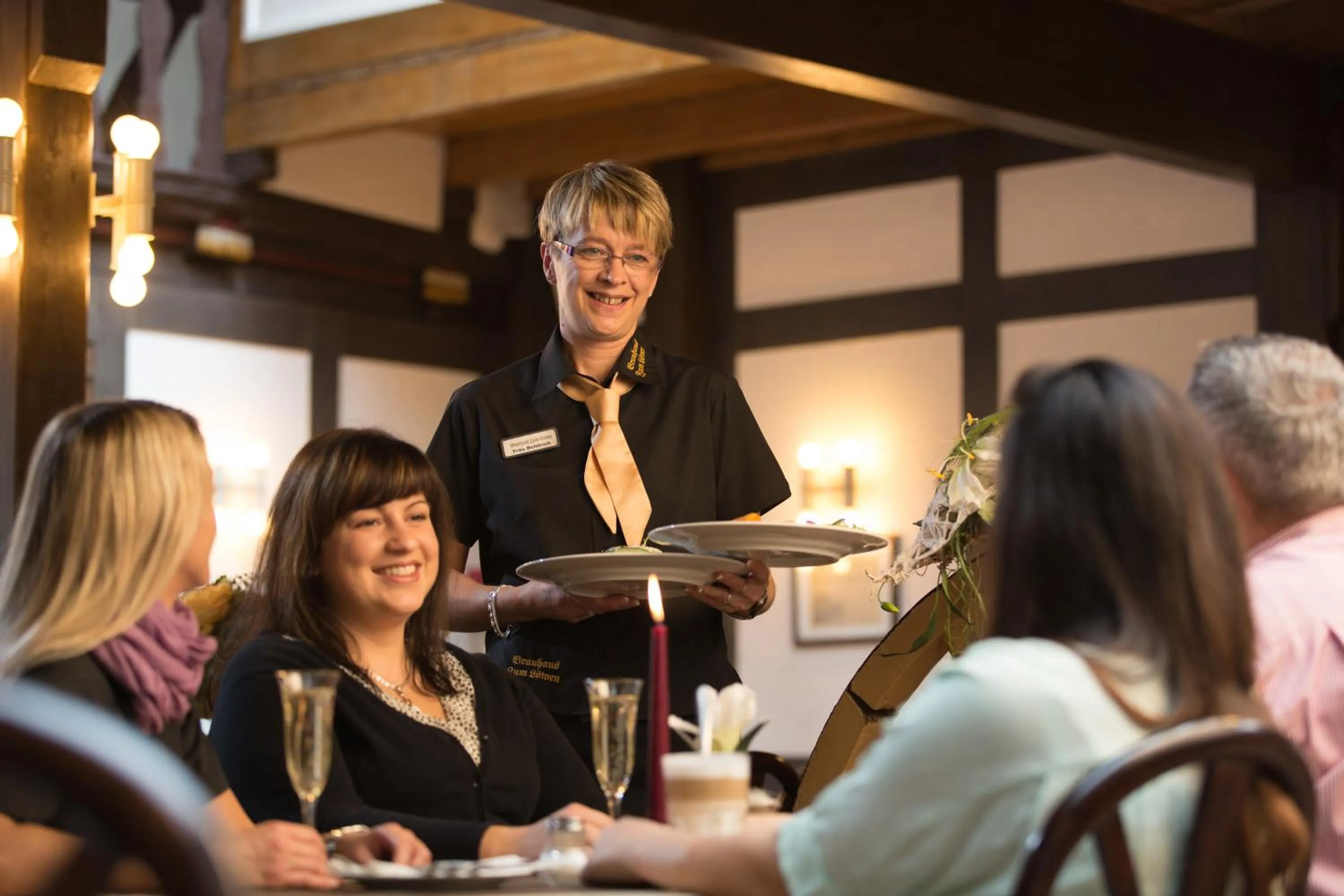 People in Brauhaus Zum Löwen