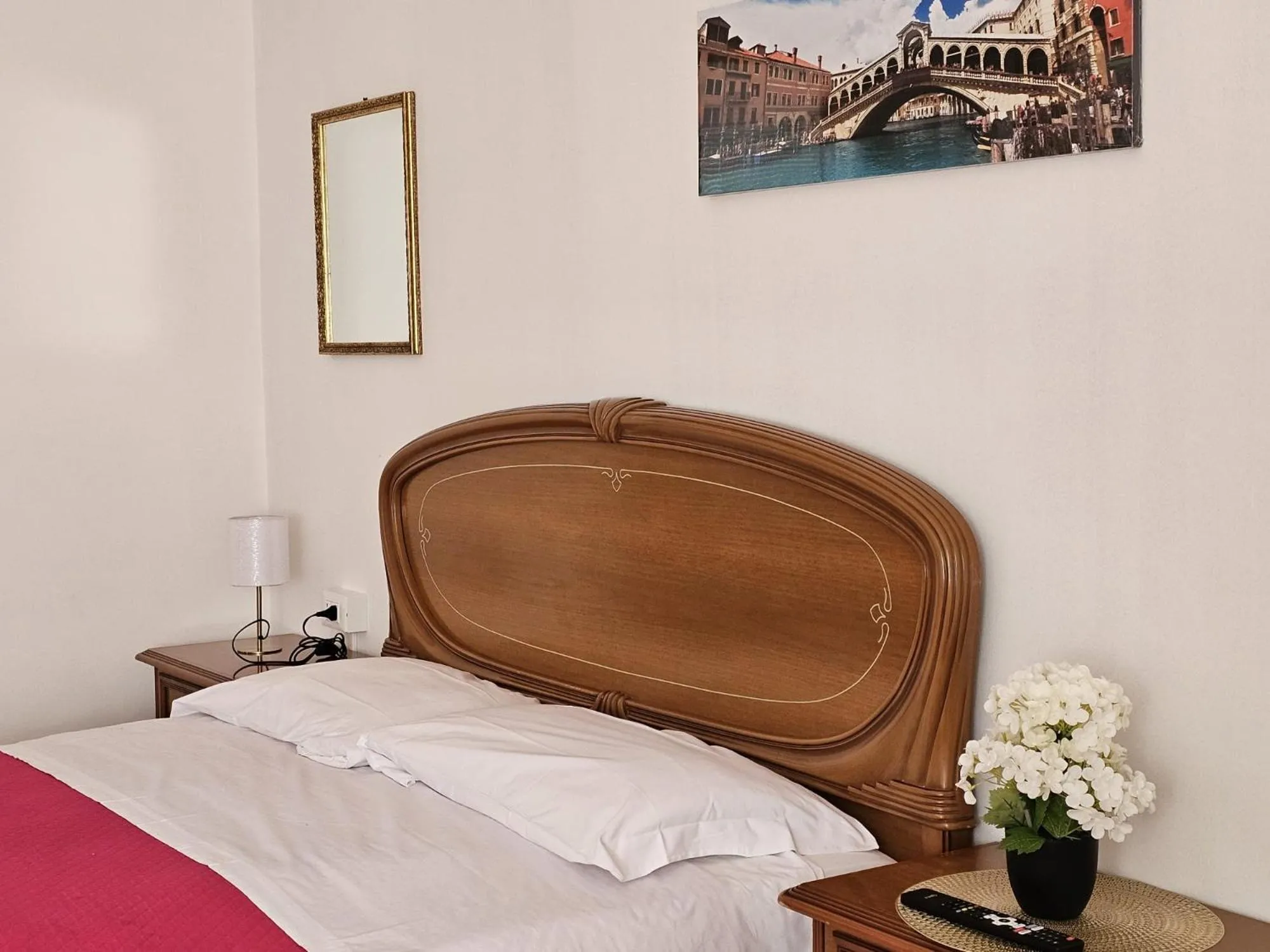 Bed in Venice Dream