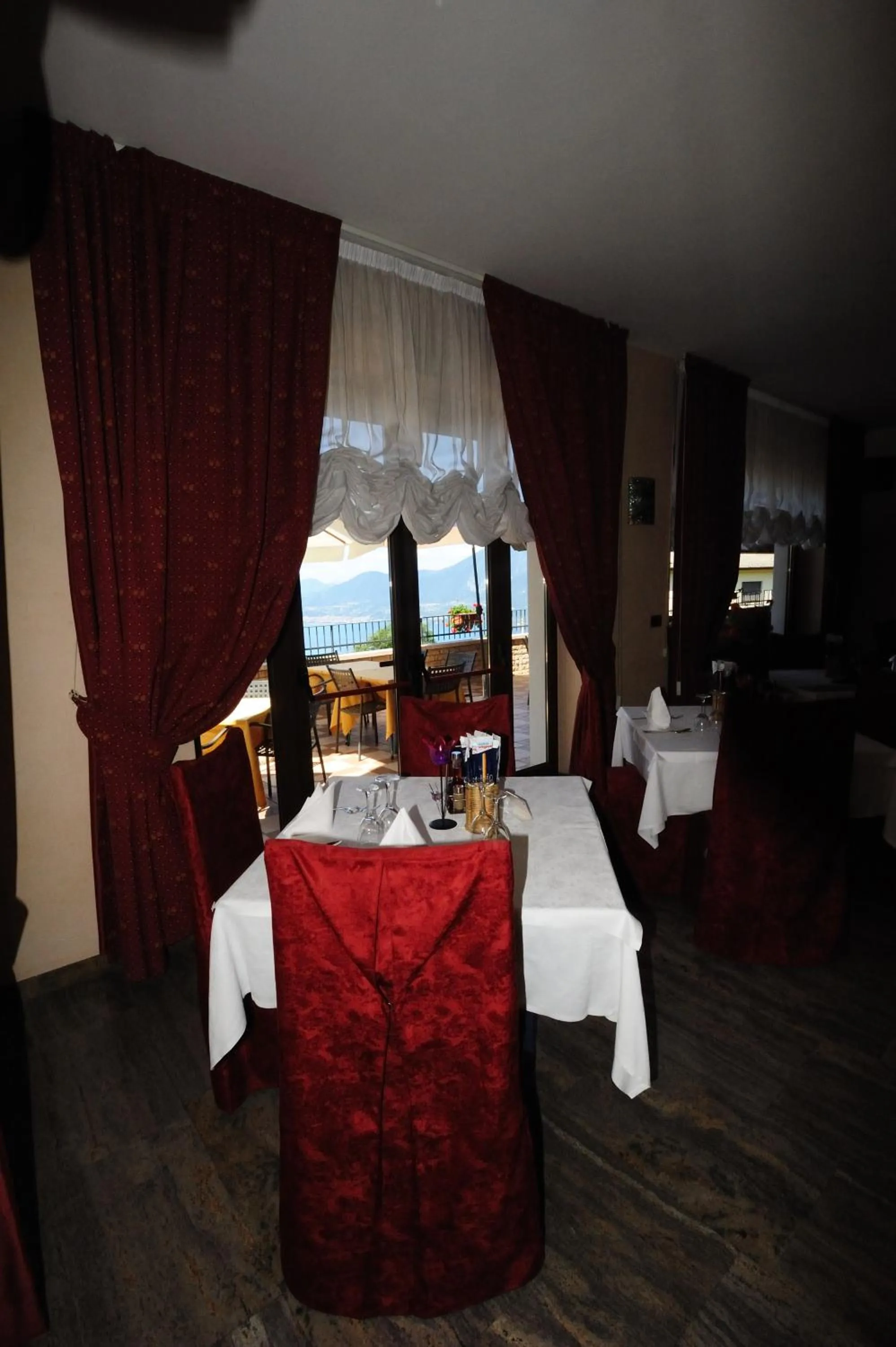 Restaurant/places to eat in Hotel San Remo