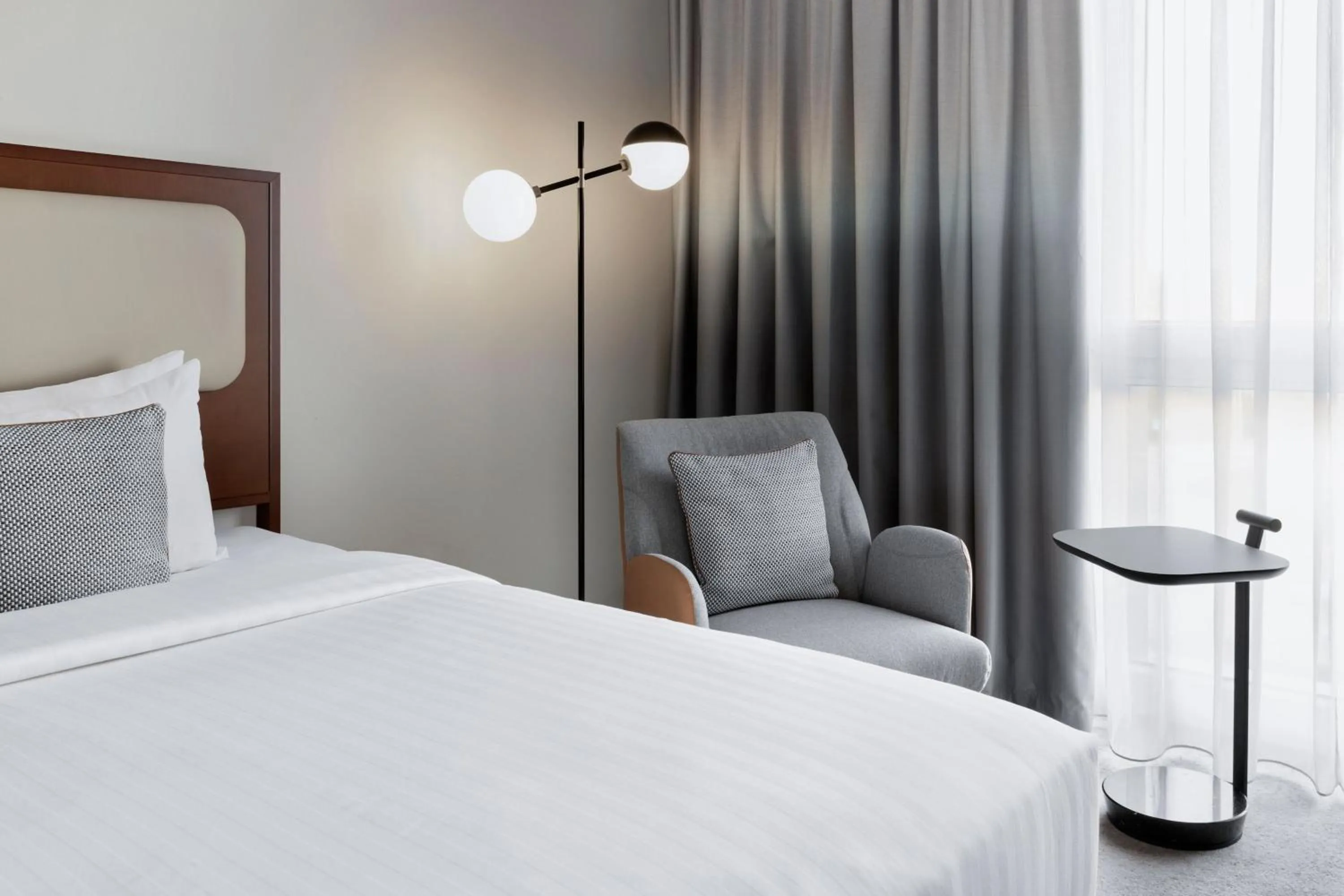 Photo of the whole room, Bed in Courtyard by Marriott Basel