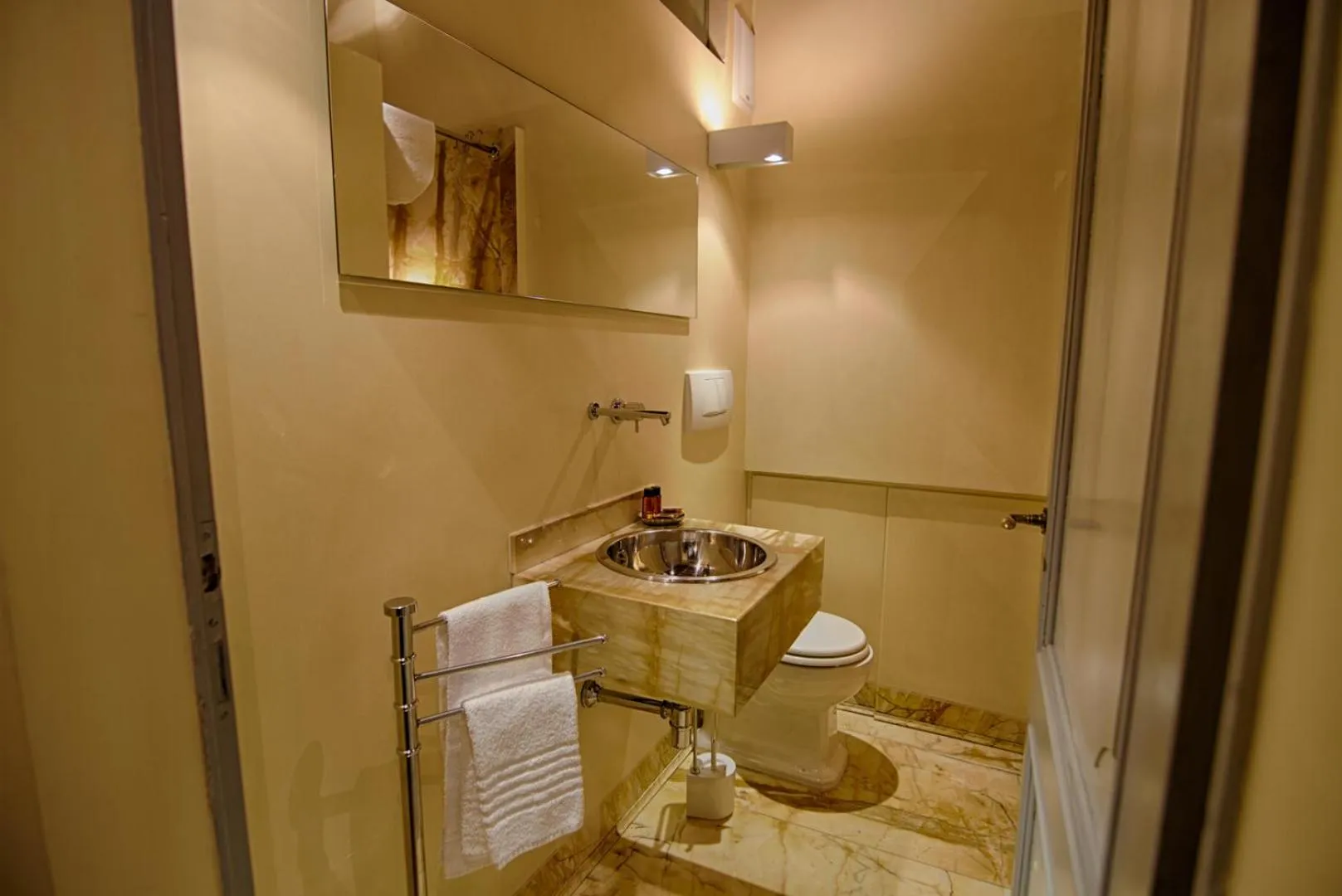 Bathroom in Rinidia - Siena Centro