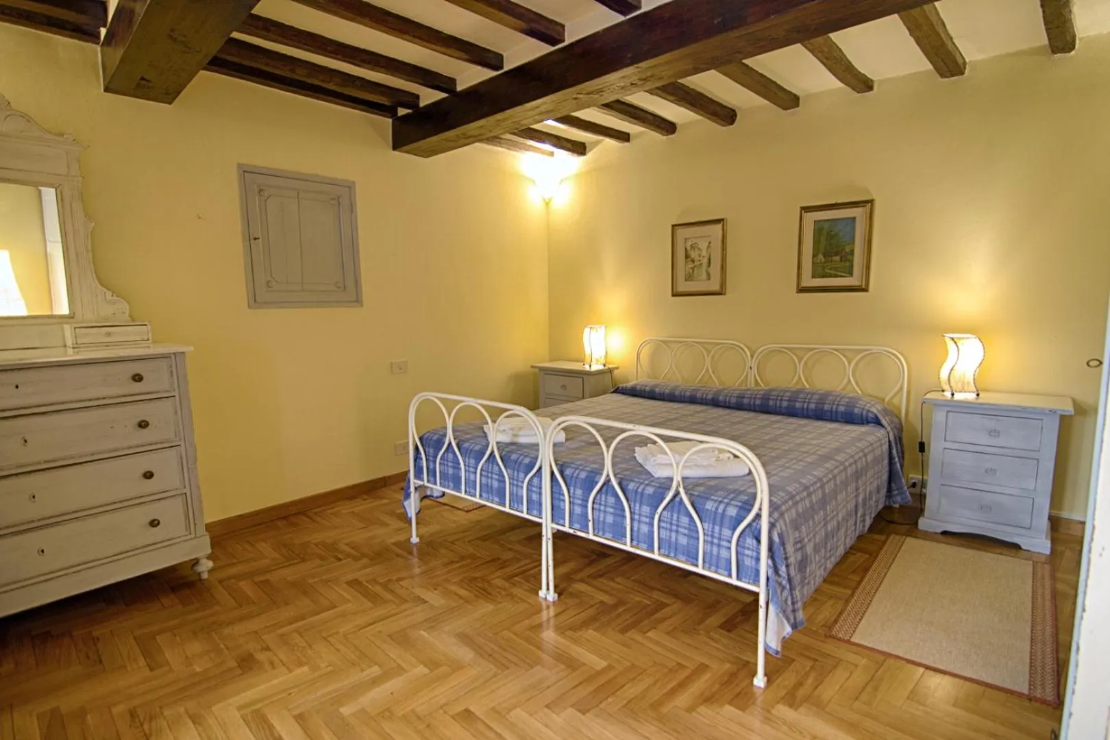 Bedroom, Bed in Rinidia - Siena Centro