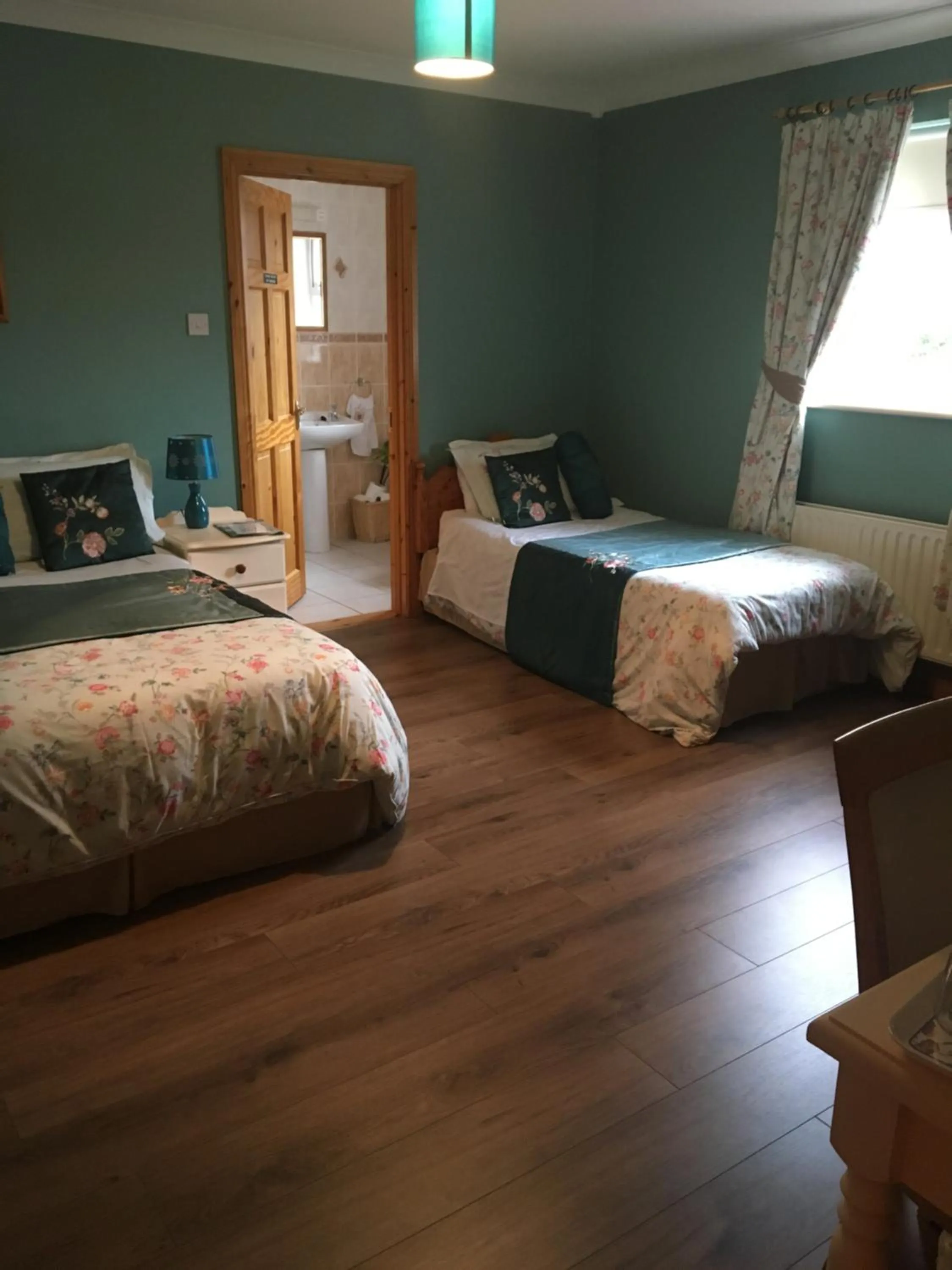 Heeneys Lodge B&B
