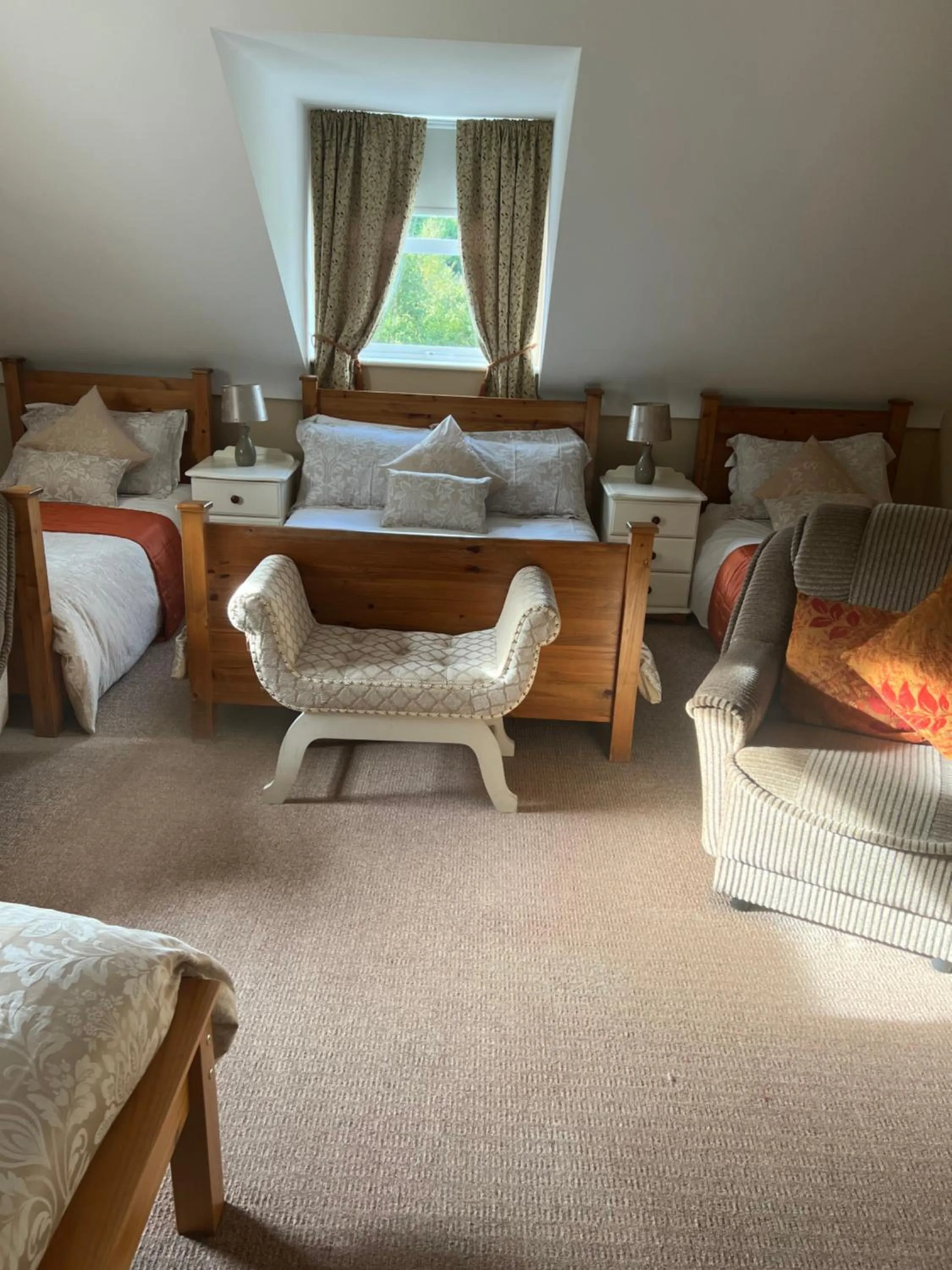 Heeneys Lodge B&B