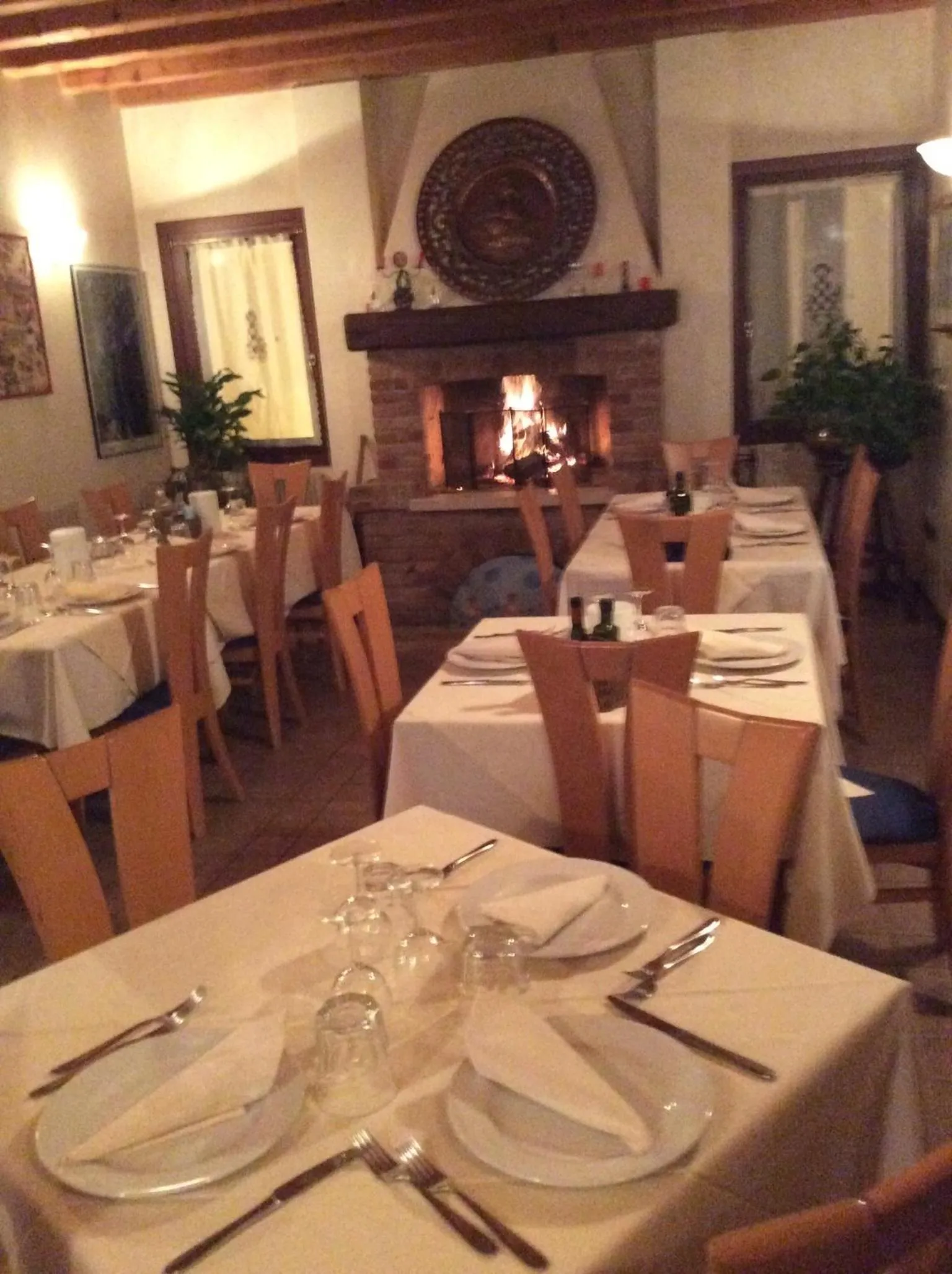 Restaurant/places to eat in Country House Country Club