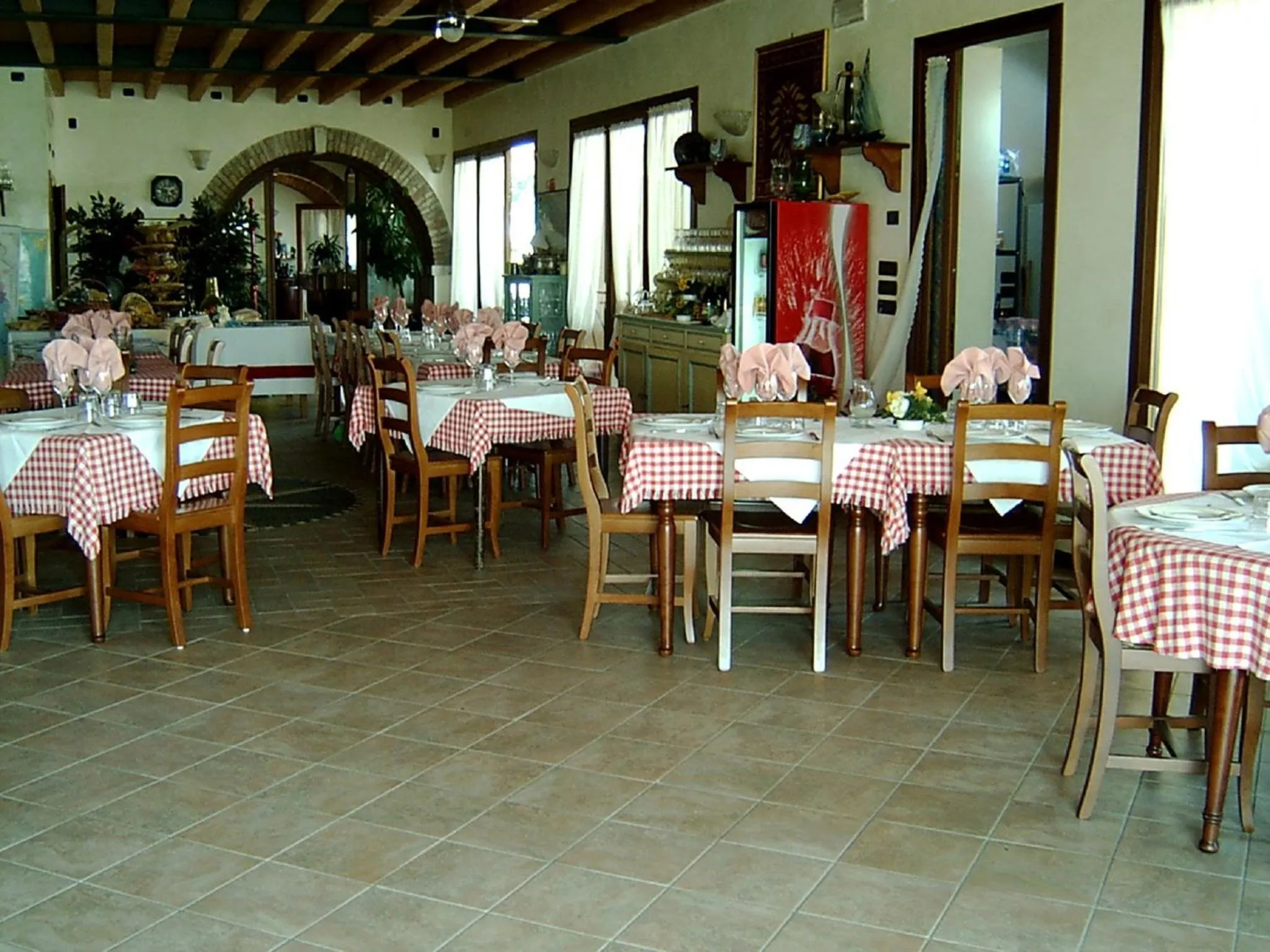 Restaurant/places to eat in Country House Country Club