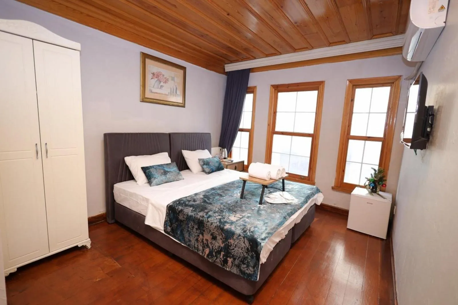 Bed in The Trip istanbul Hotel