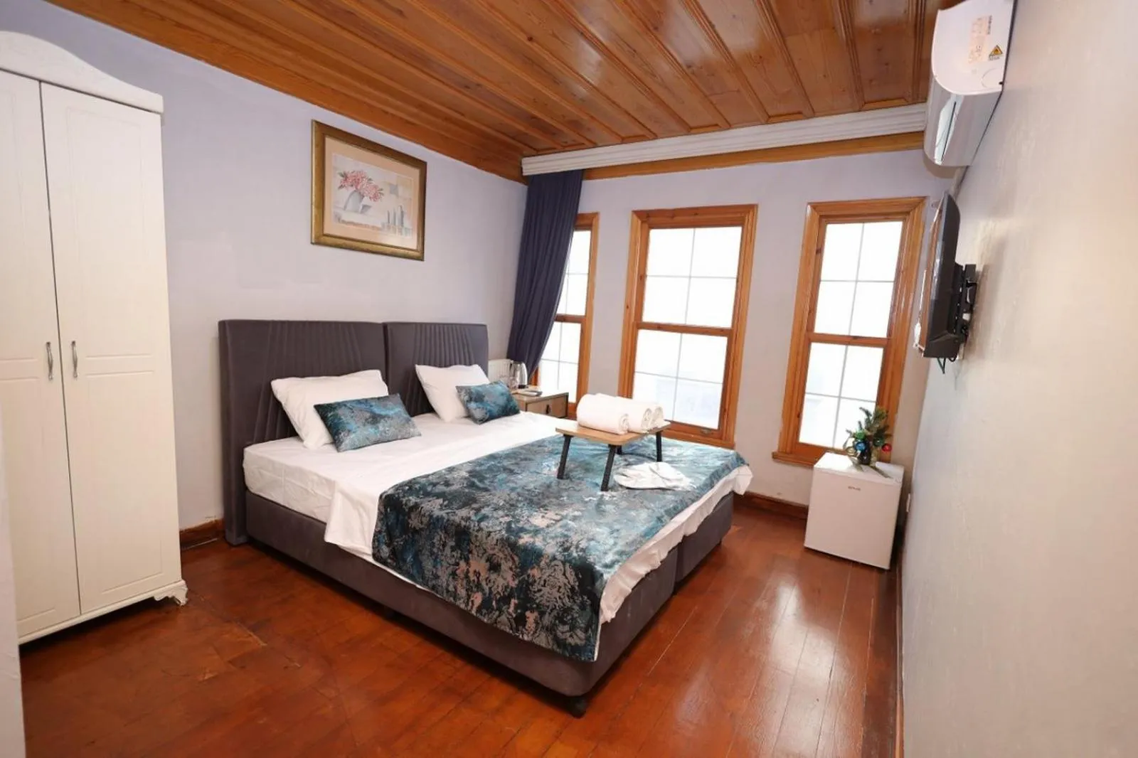 Bed in The Trip istanbul Hotel