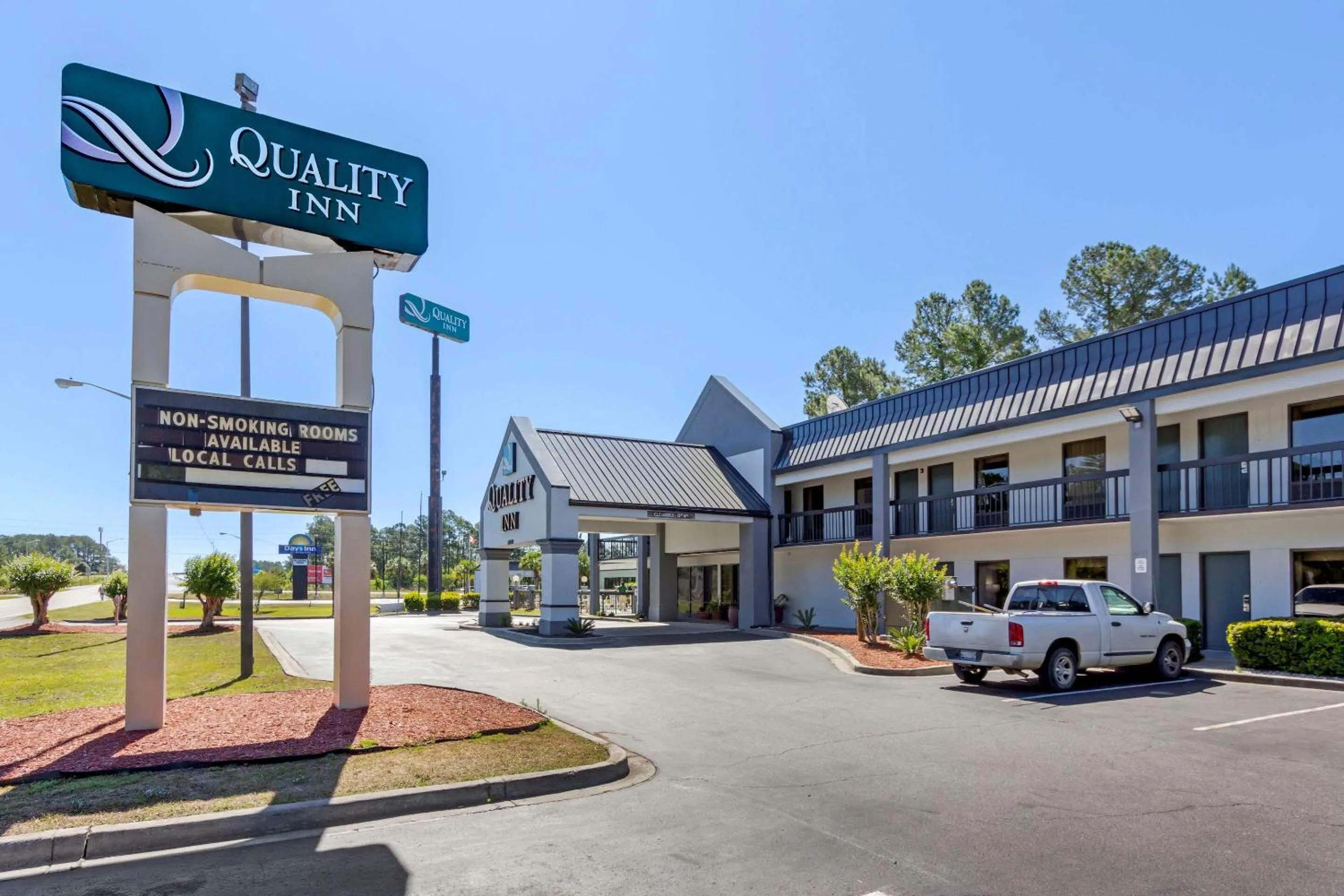 Property building in Quality Inn Walterboro I-95