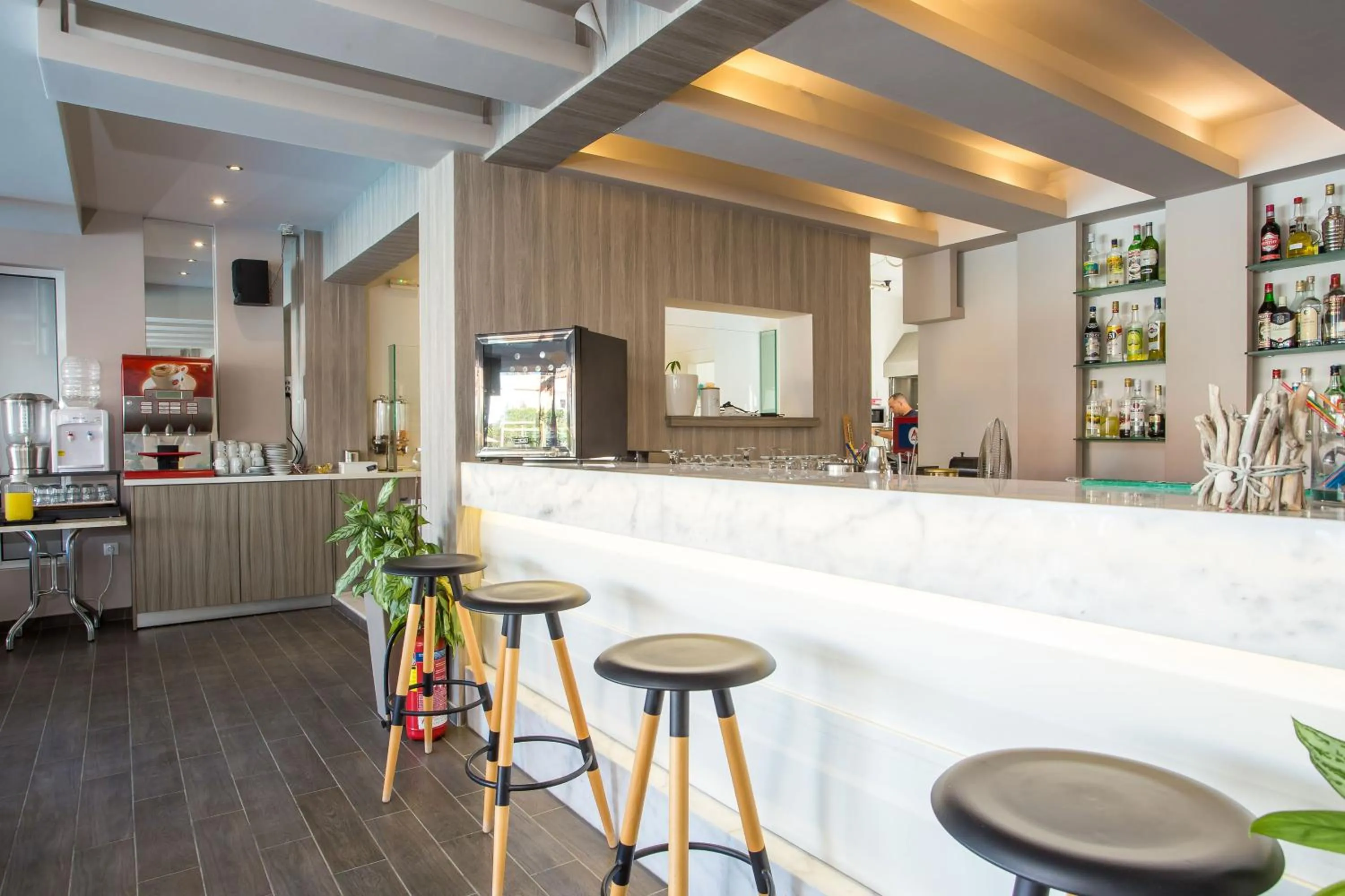 Dias Studios & Suites