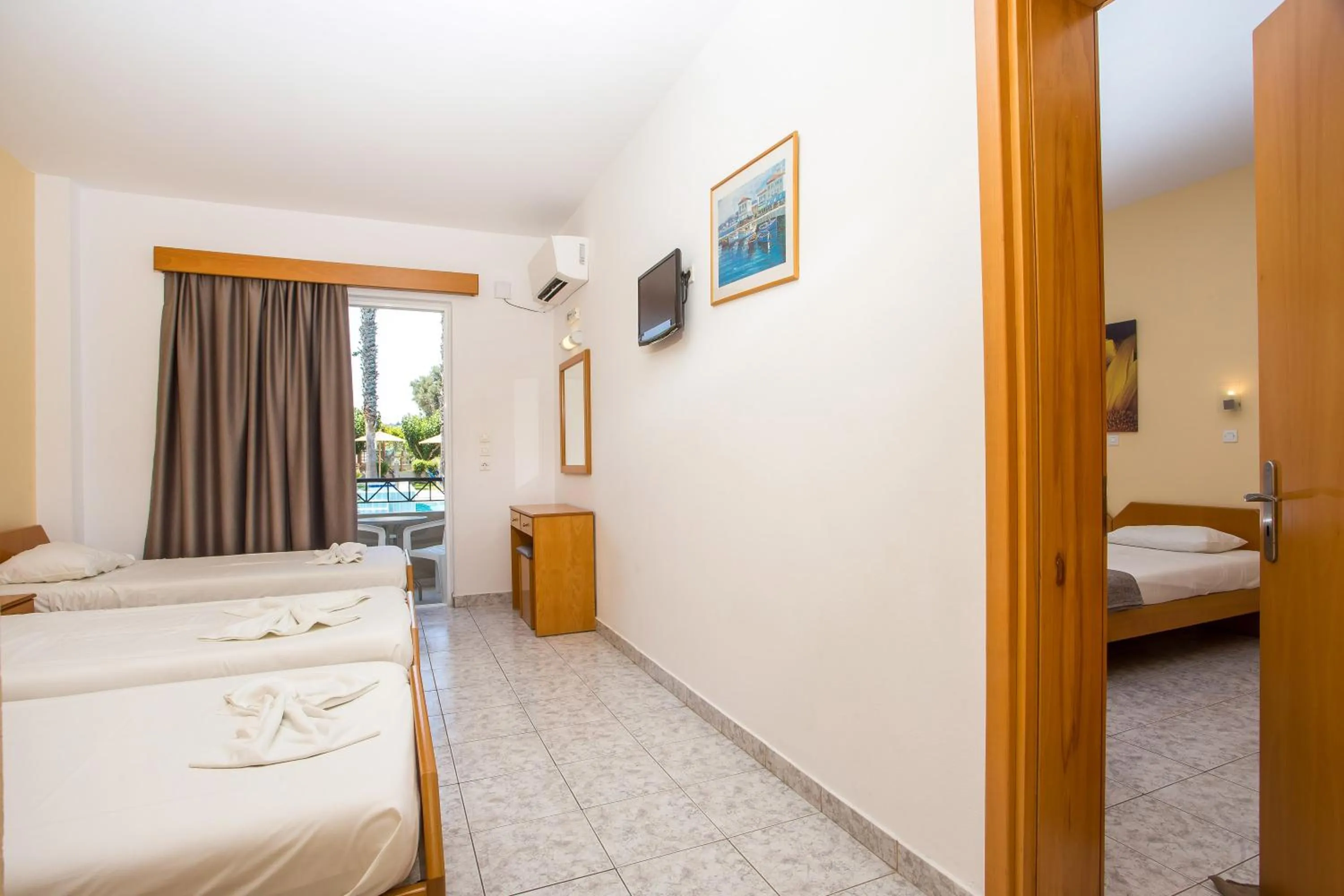 Property building, Bed in Dias Studios & Suites