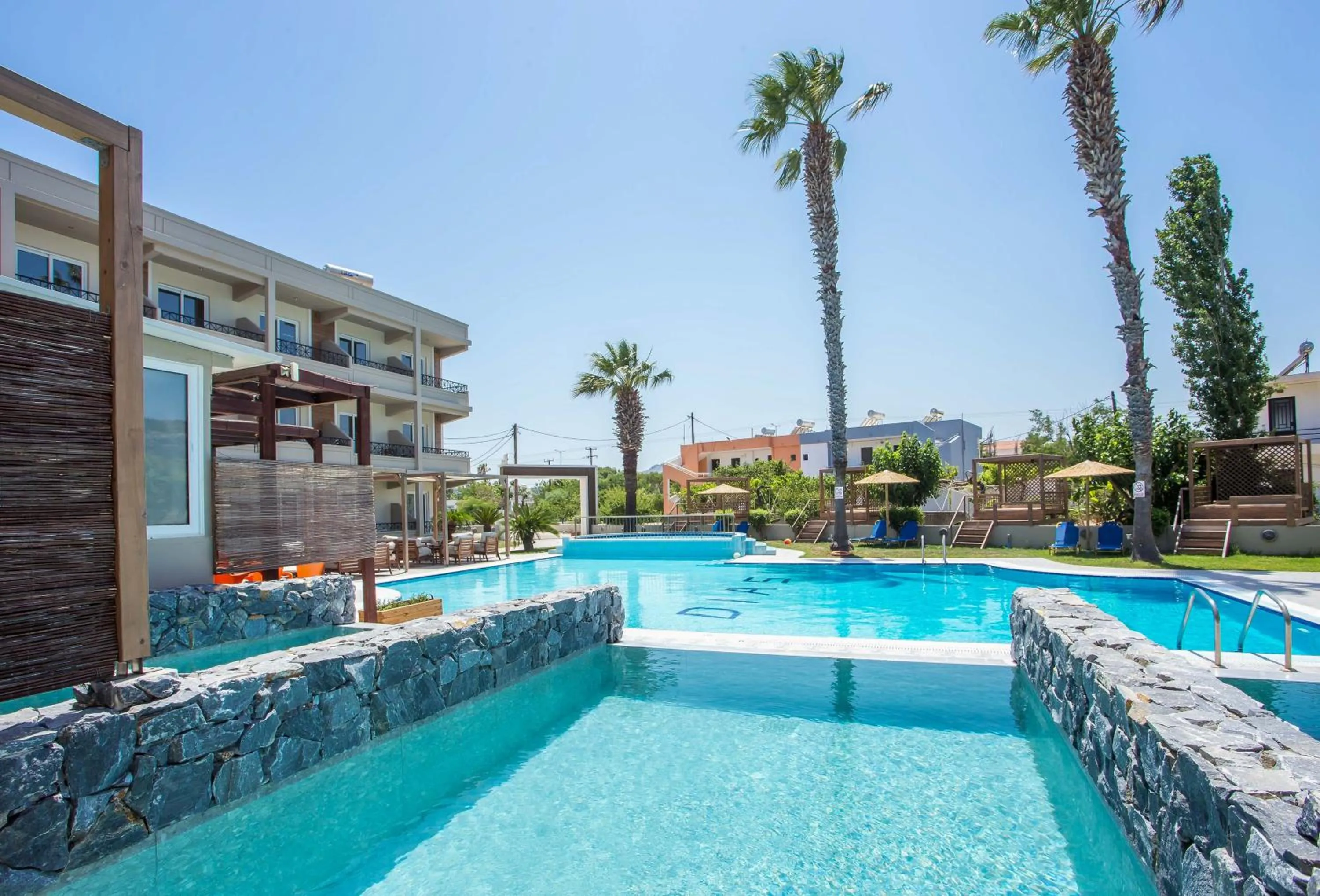 Dias Studios & Suites