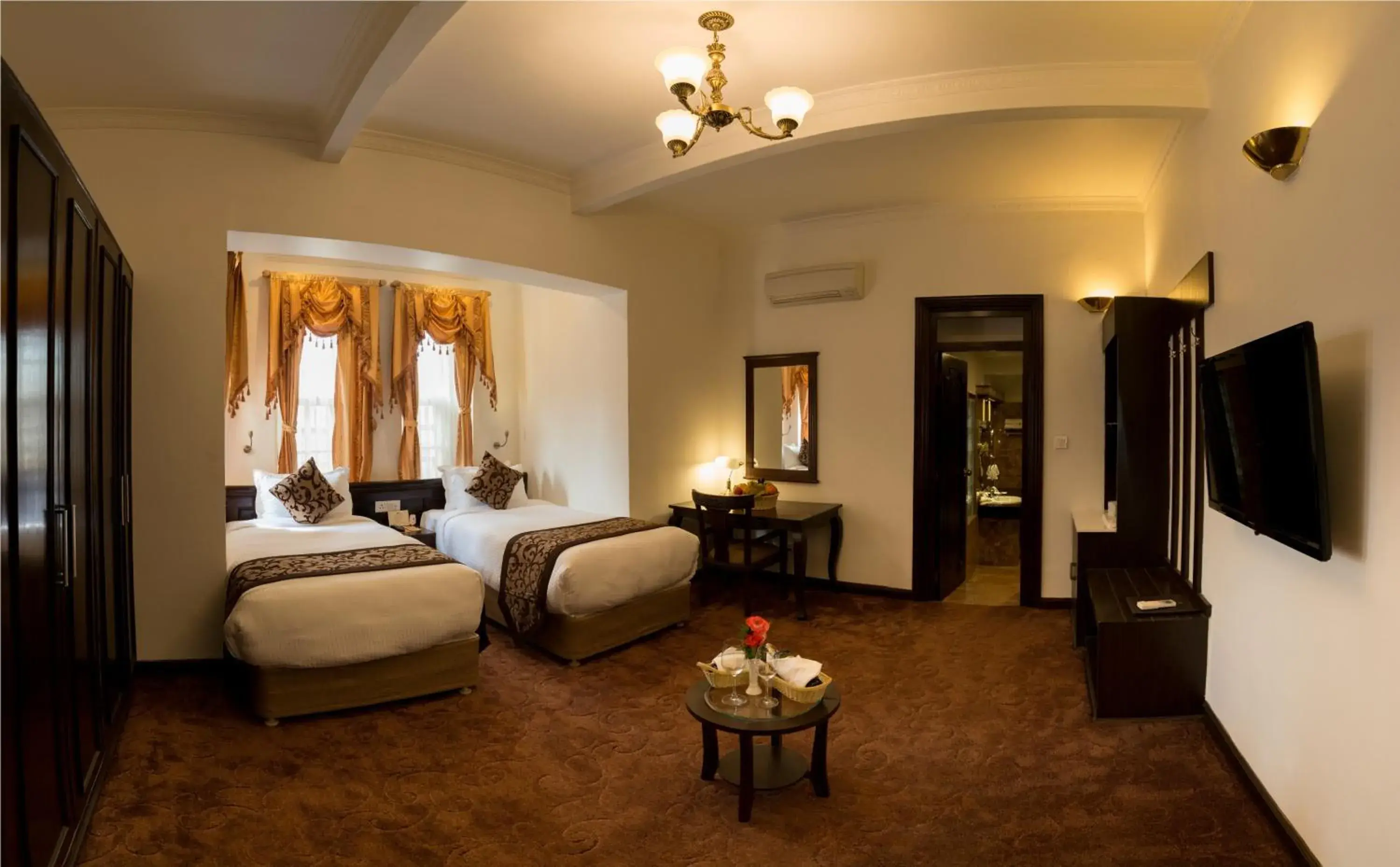 Junior Suite with Bathtub and Free Airport Pickup for International Flights in Maya Manor Boutique Hotel by KGH Group Junior Suite with Bathtub and Free Airport Pickup for International Flights in Maya Manor Boutique Hotel by KGH Group